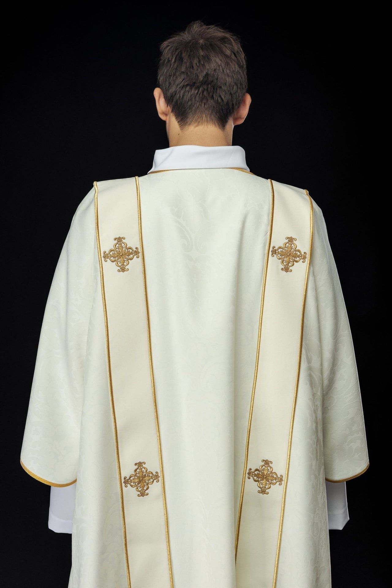 Dalmatyka Liturgiczna Ecru ze Złotym Krzyżem - Haftowana - SZATYLITURGICZNE.PL