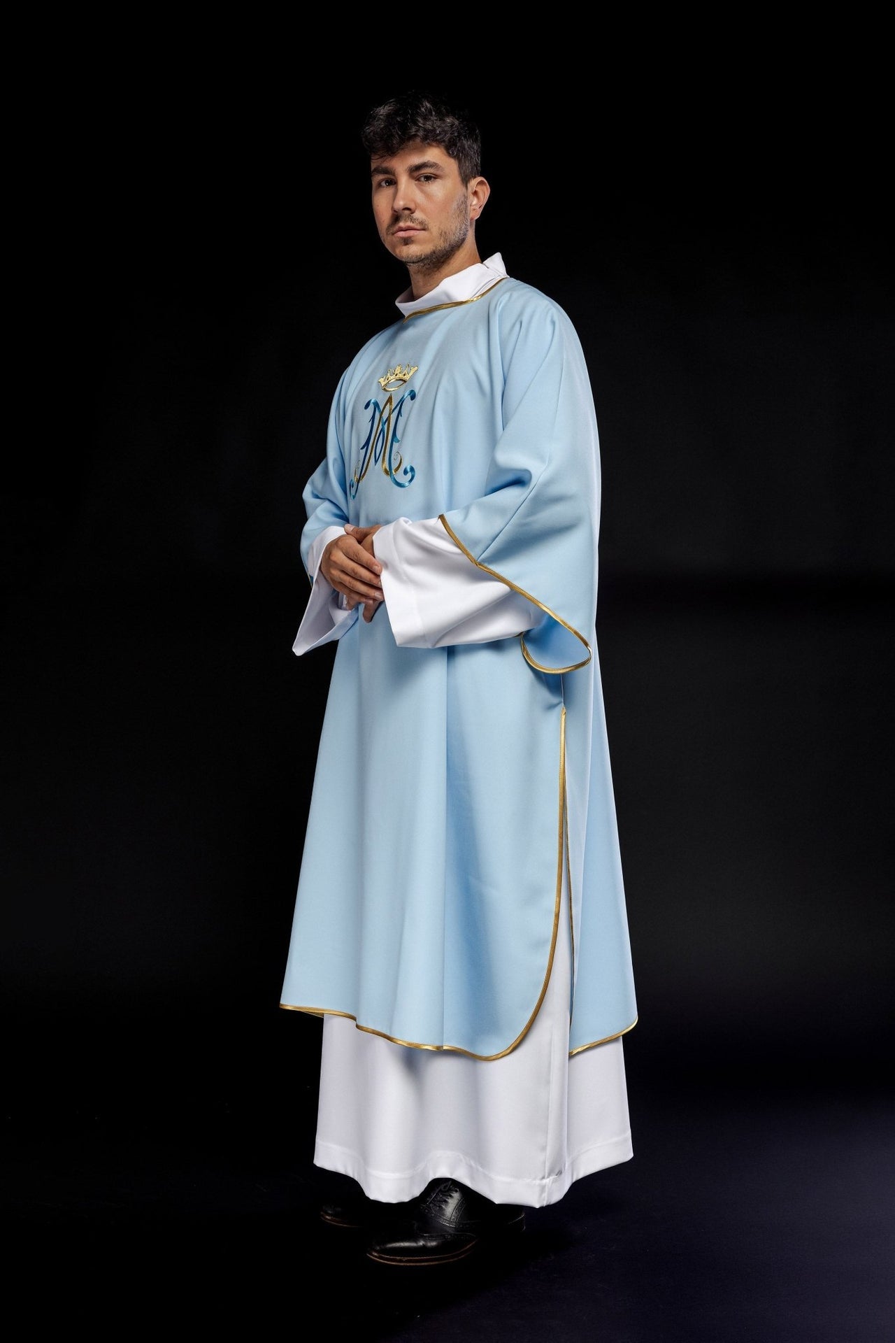 Dalmatyka Liturgiczna Niebieska z Haftem Maryjnym - Polska Produkcja - SZATYLITURGICZNE.PL