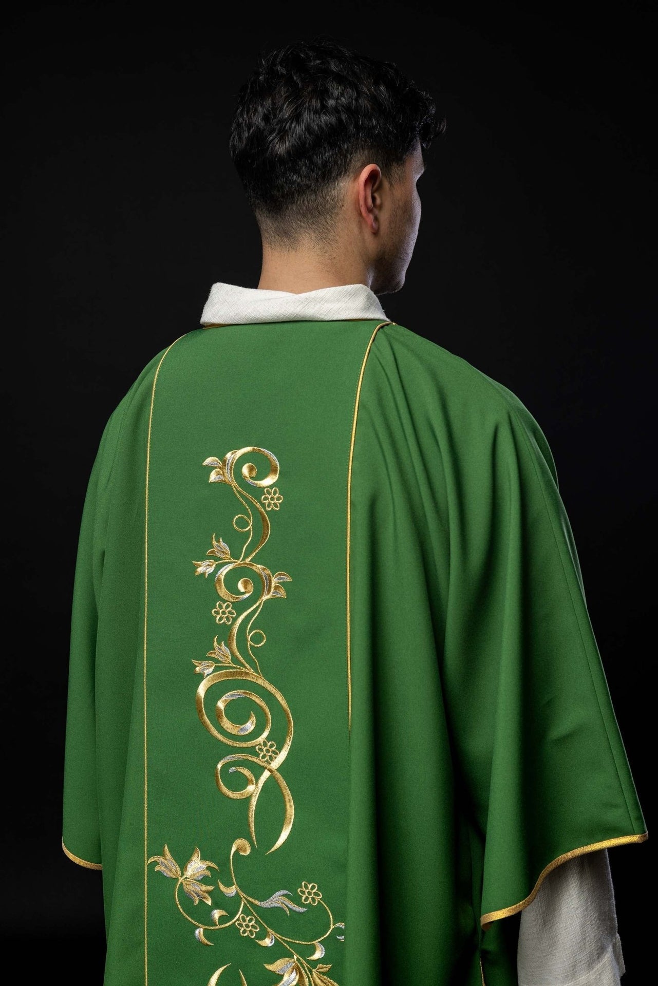 Dalmatyka Liturgiczna Zielona z Haftem IHS - Komplet ze Stułą - SZATYLITURGICZNE.PL