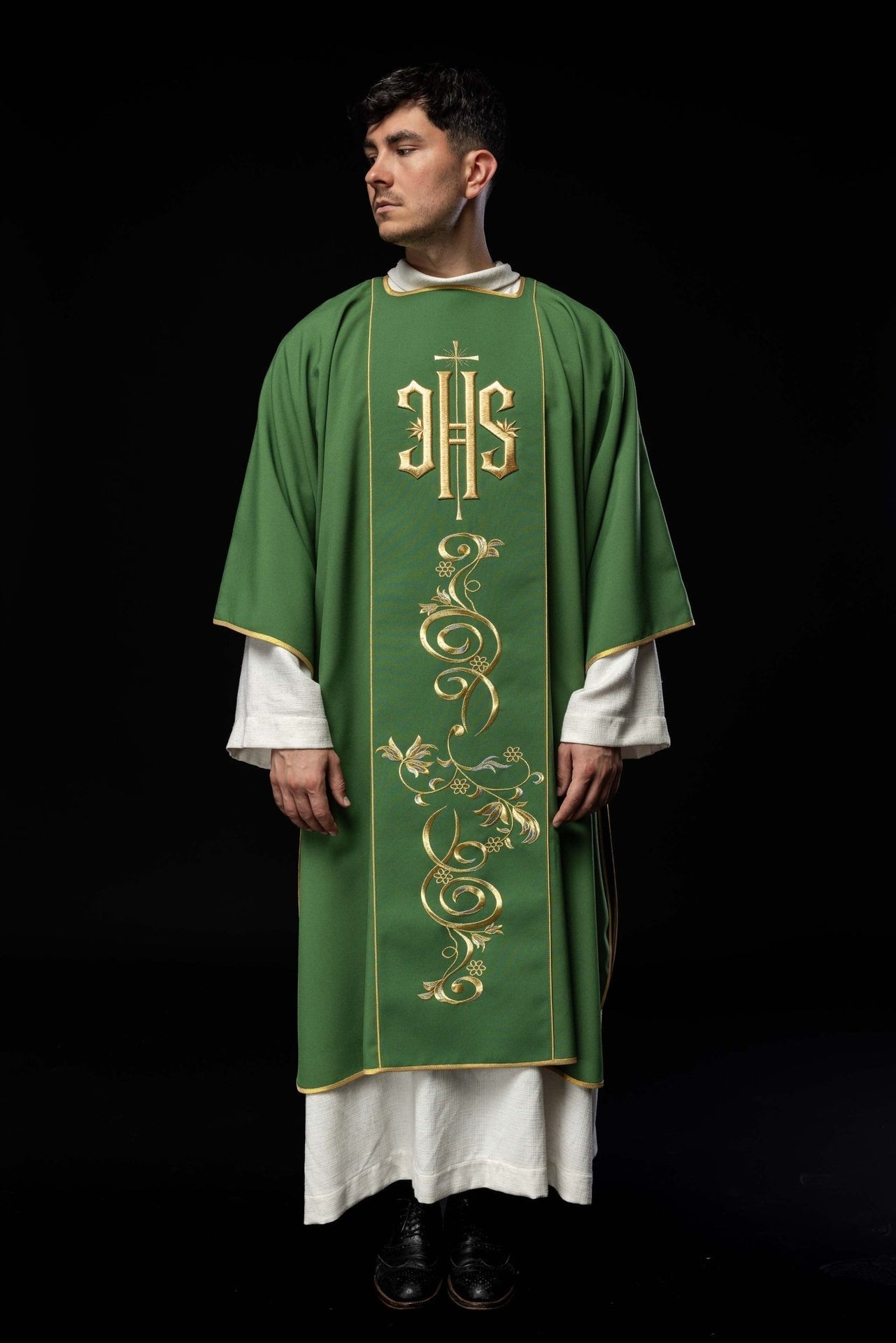Dalmatyka Liturgiczna Zielona z Haftem IHS - Komplet ze Stułą - SZATYLITURGICZNE.PL