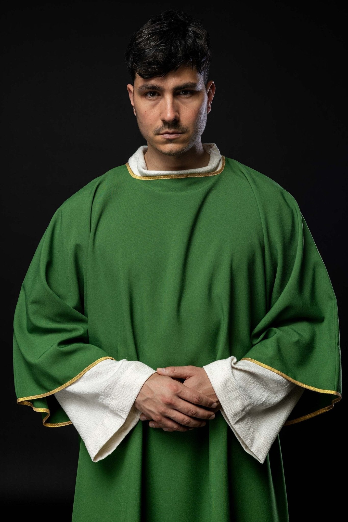 Dalmatyka Liturgiczna Zielona ze Złotą Lamówką - Gładka Tkanina - SZATYLITURGICZNE.PL
