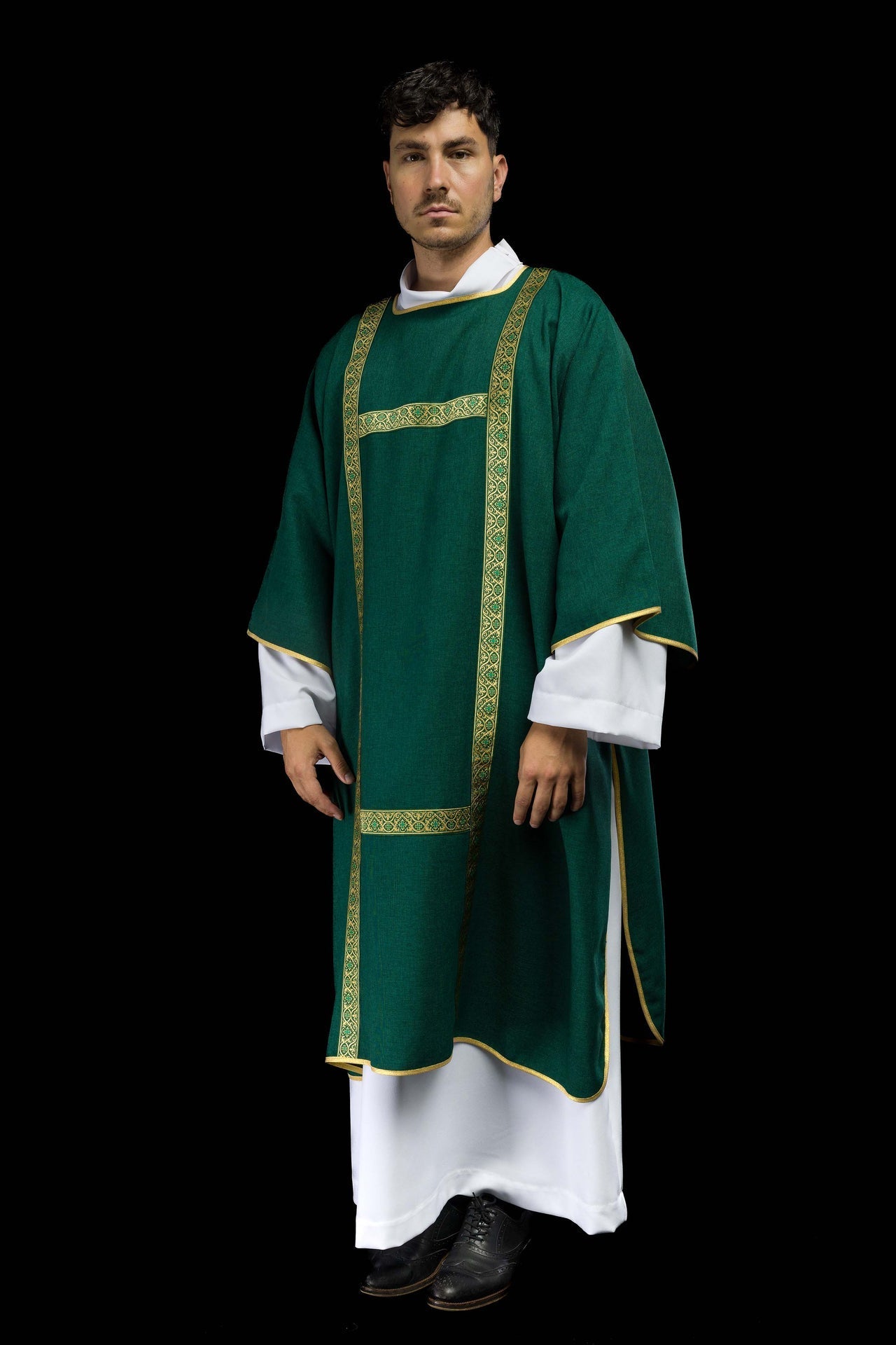Dalmatyka Liturgiczna Zielona ze Złotą Tasiemką Żakardową - SZATYLITURGICZNE.PL
