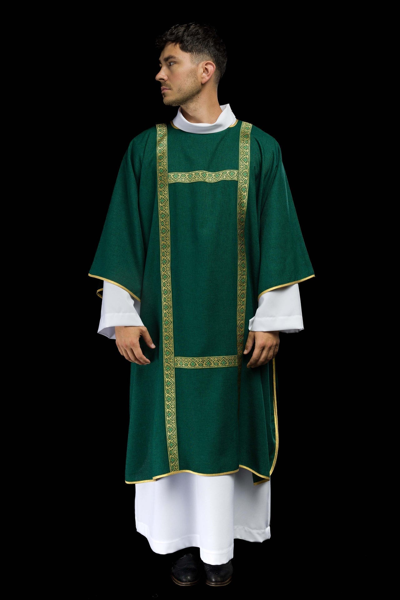 Dalmatyka Liturgiczna Zielona ze Złotą Tasiemką Żakardową - SZATYLITURGICZNE.PL