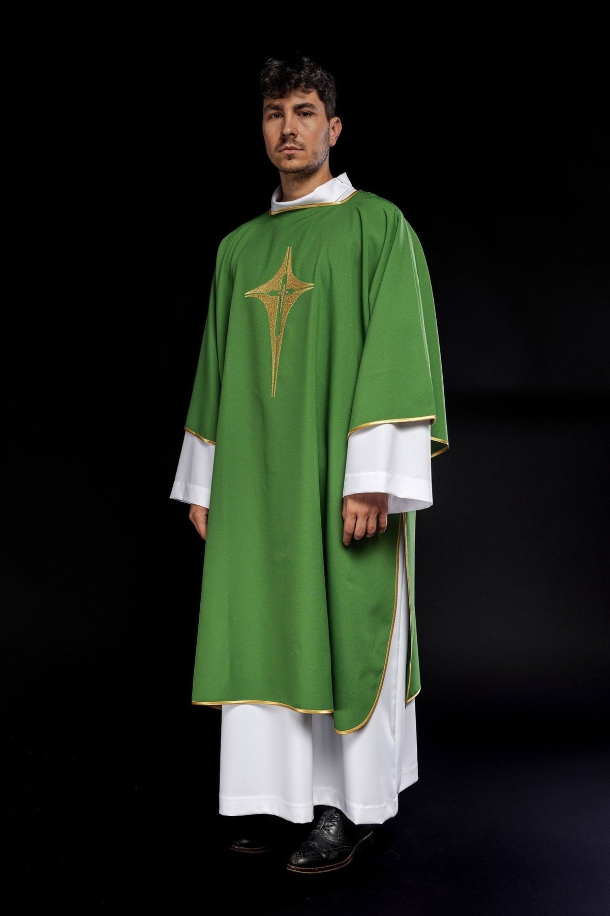Dalmatyka Liturgiczna Zielona ze Złotym Krzyżem - Komplet ze Stułą - SZATYLITURGICZNE.PL