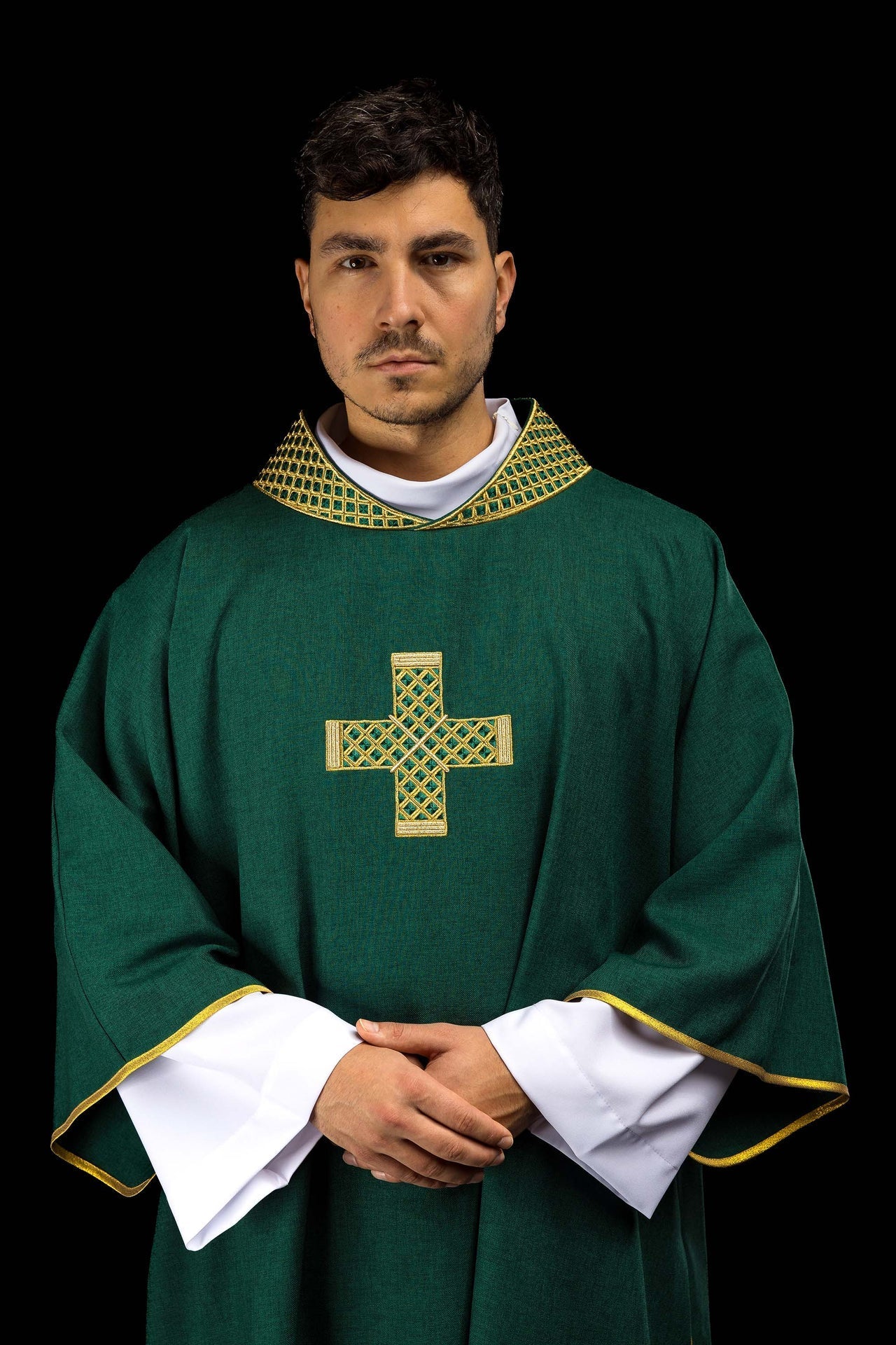 Dalmatyka Liturgiczna Zielona ze Złotymi Krzyżami i Kołnierzem - SZATYLITURGICZNE.PL