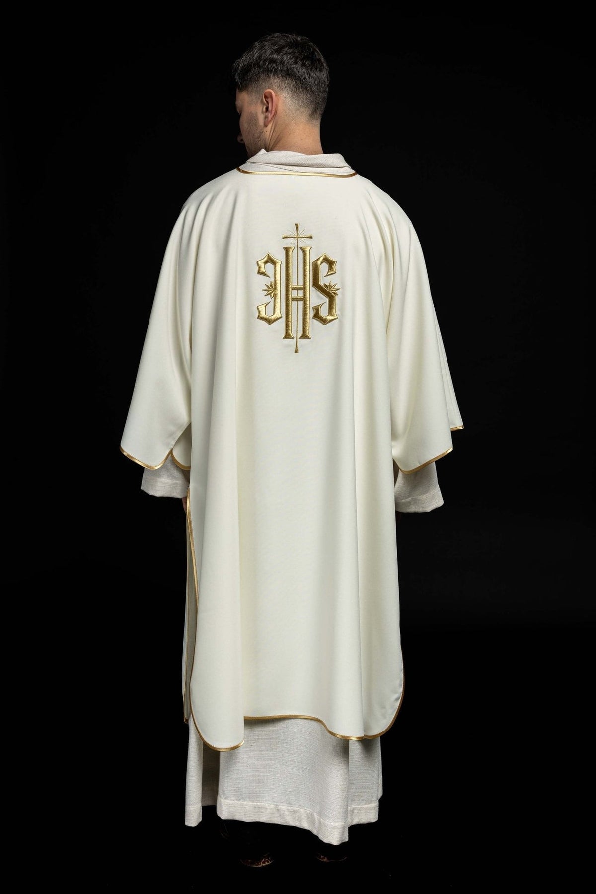 Dalmatyka Liturgiczna Złoty Haft IHS - Komplet ze Stułą - SZATYLITURGICZNE.PL
