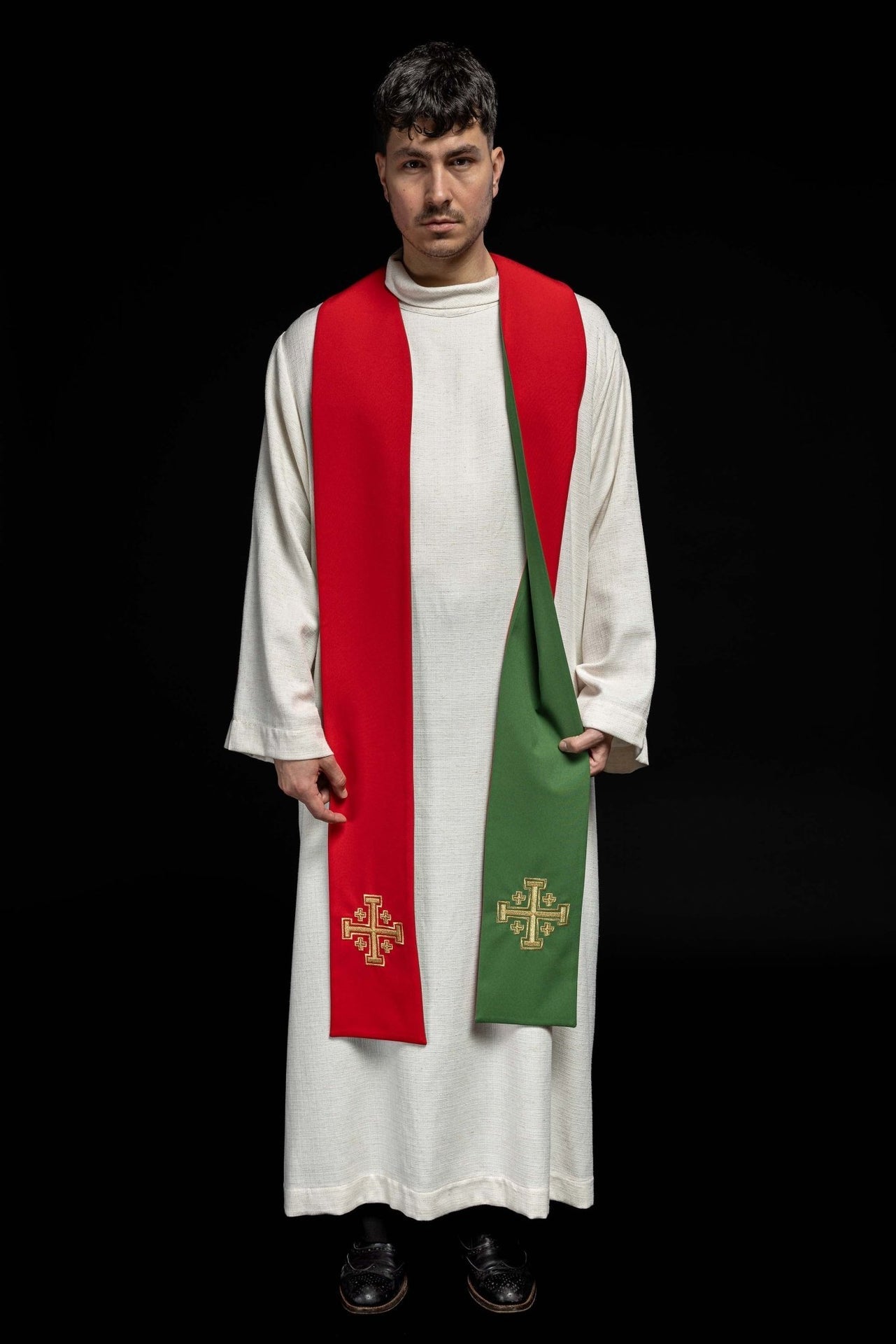 Dwustronna Stuła Kapłańska Zielono - Czerwona z Haftem Krzyża Jerozolimskiego - SZATYLITURGICZNE.PL
