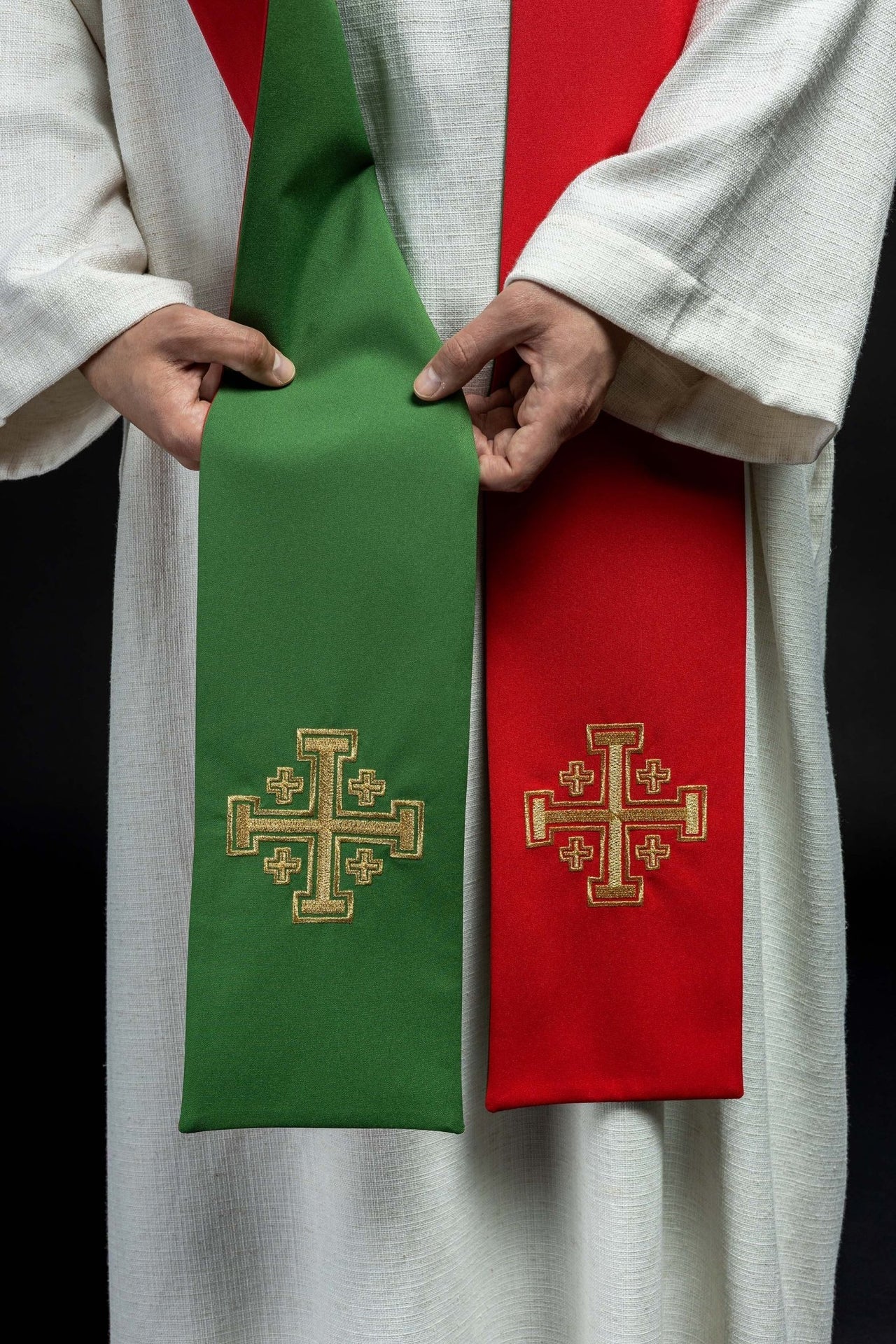 Dwustronna Stuła Kapłańska Zielono - Czerwona z Haftem Krzyża Jerozolimskiego - SZATYLITURGICZNE.PL
