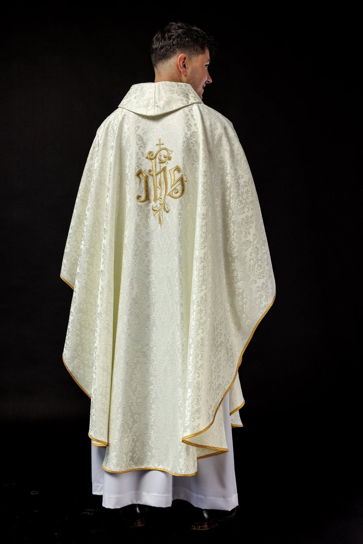 Ecru Ornat Liturgiczny IHS Złoty Haft - Polska Produkcja - SZATYLITURGICZNE.PL