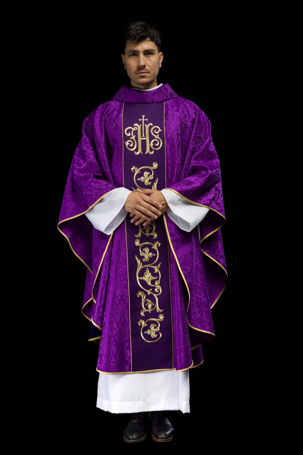 Fioletowy Ornat Liturgiczny IHS - Złoty Haft, Polska Produkcja - SZATYLITURGICZNE.PL