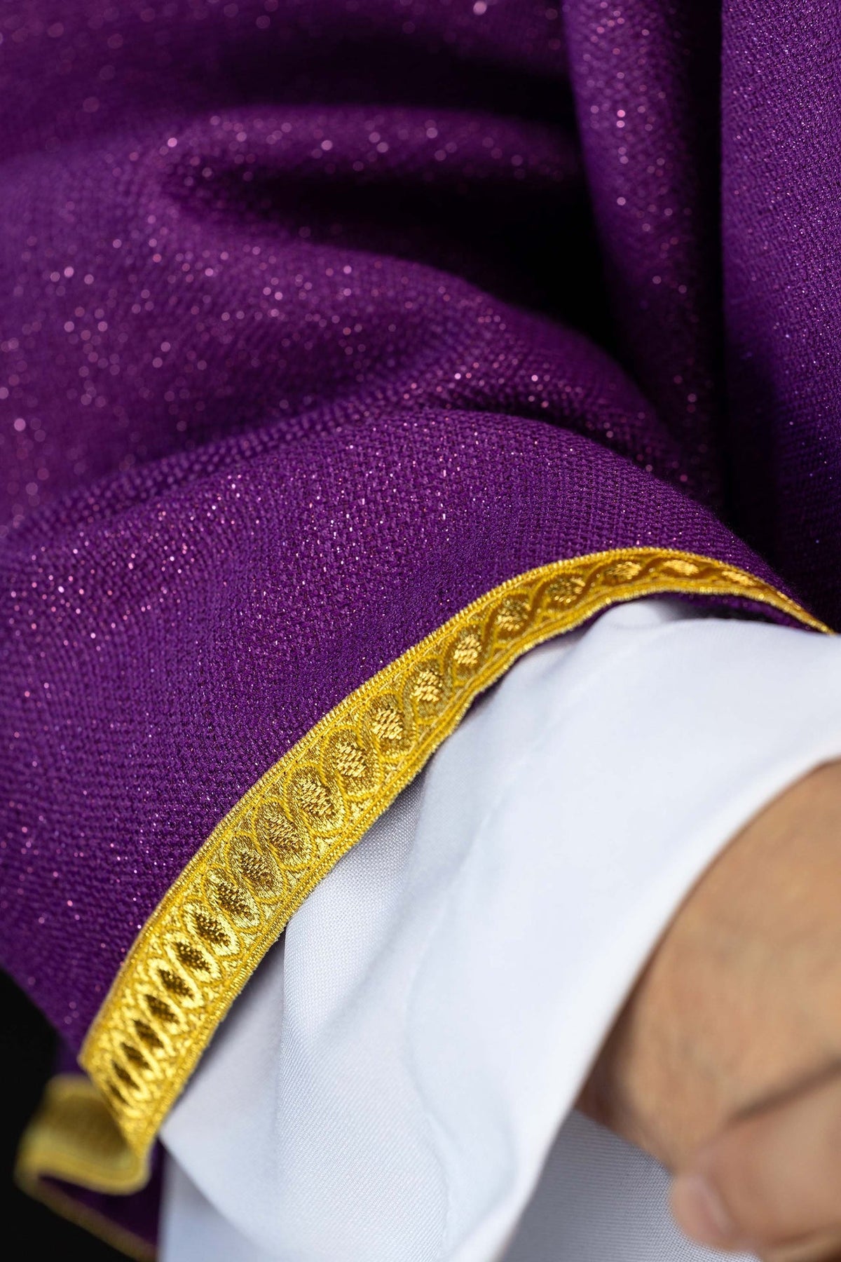 Haftowany pas na ornat w zestawie z ornatem fioletowy - SZATYLITURGICZNE.PL