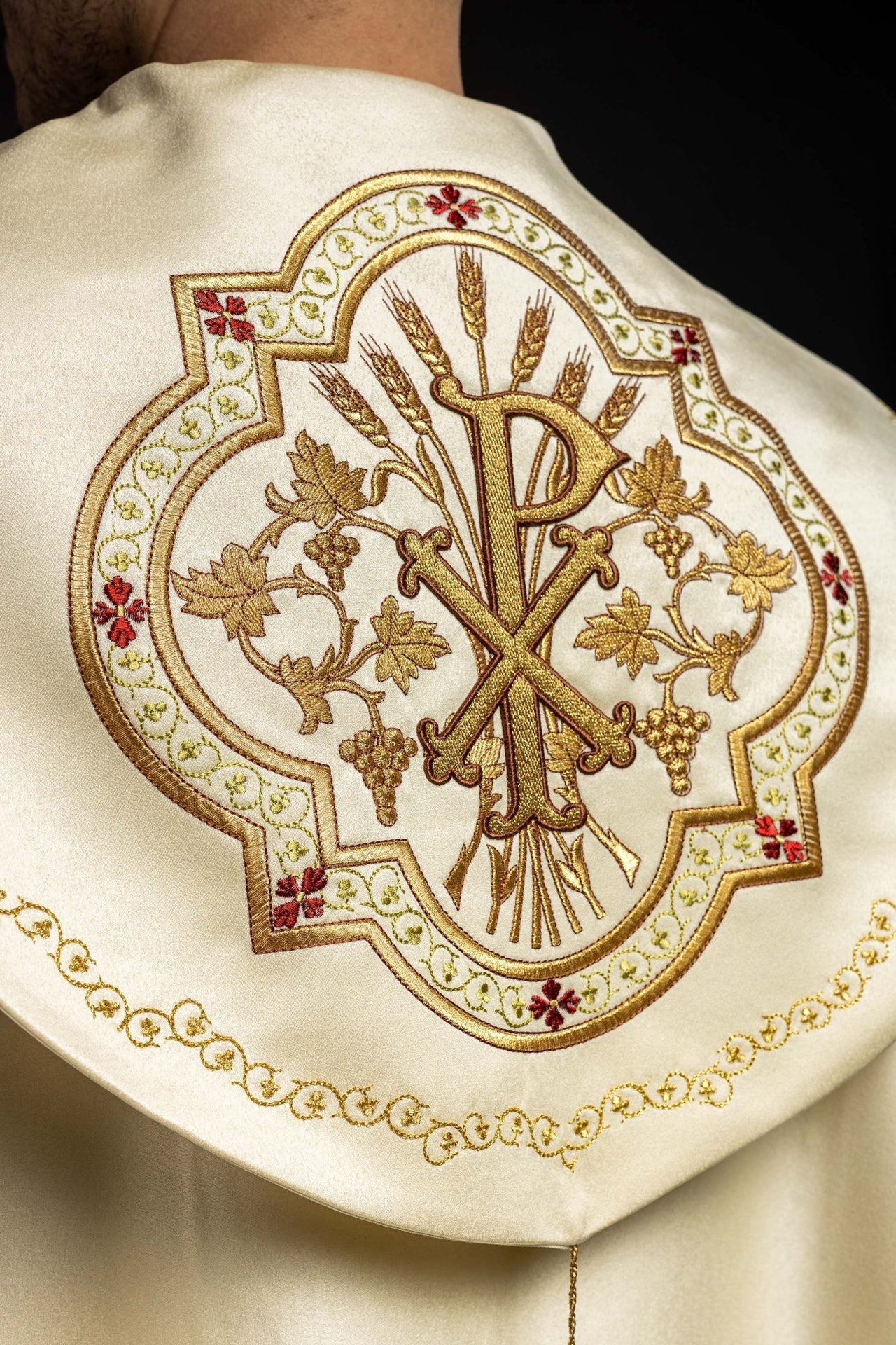 Kapa eucharystyczna monogramem PAX ecru - SZATYLITURGICZNE.PL