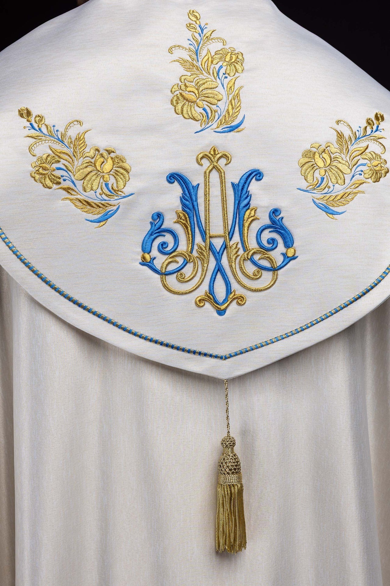 Kapa haftowana Maryjna Ecru - SZATYLITURGICZNE.PL