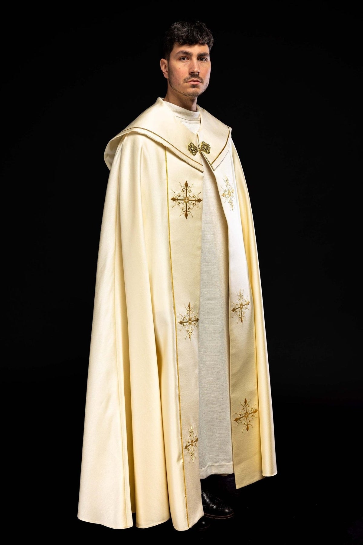 Kapa liturgiczna haftowana ecru - SZATYLITURGICZNE.PL