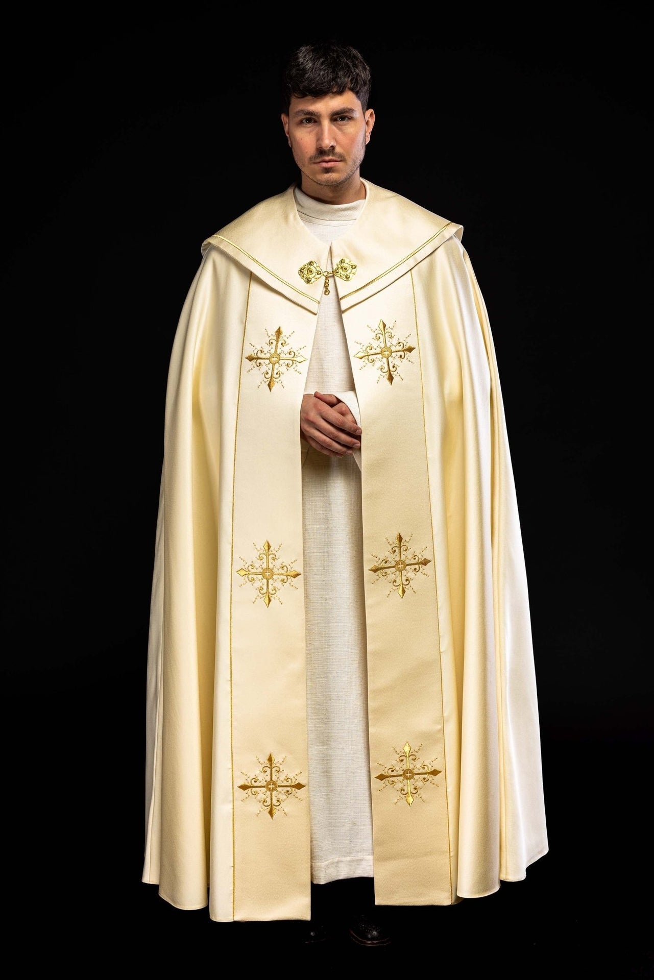 Kapa liturgiczna haftowana ecru - SZATYLITURGICZNE.PL
