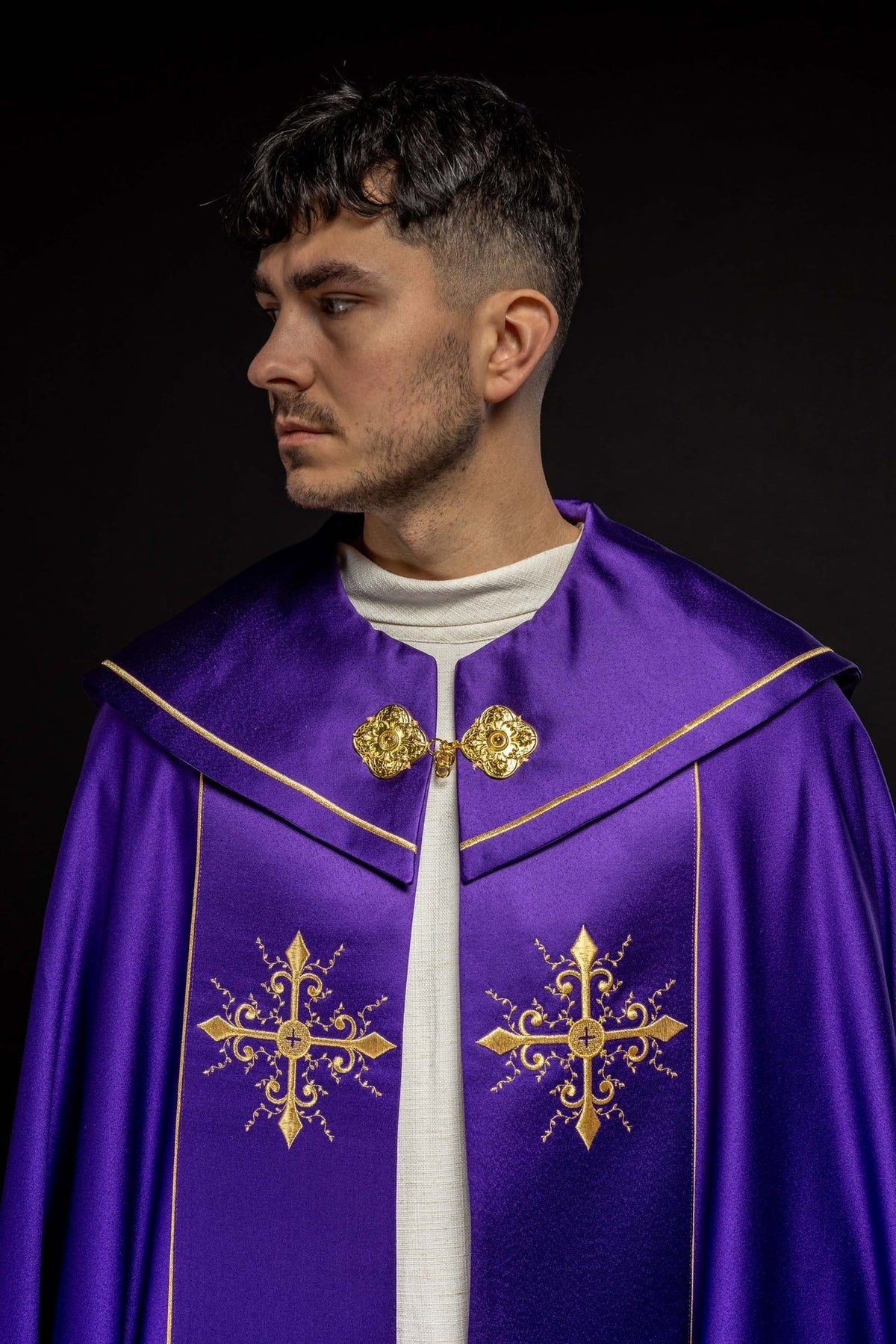 Kapa liturgiczna haftowana fioletowa - SZATYLITURGICZNE.PL