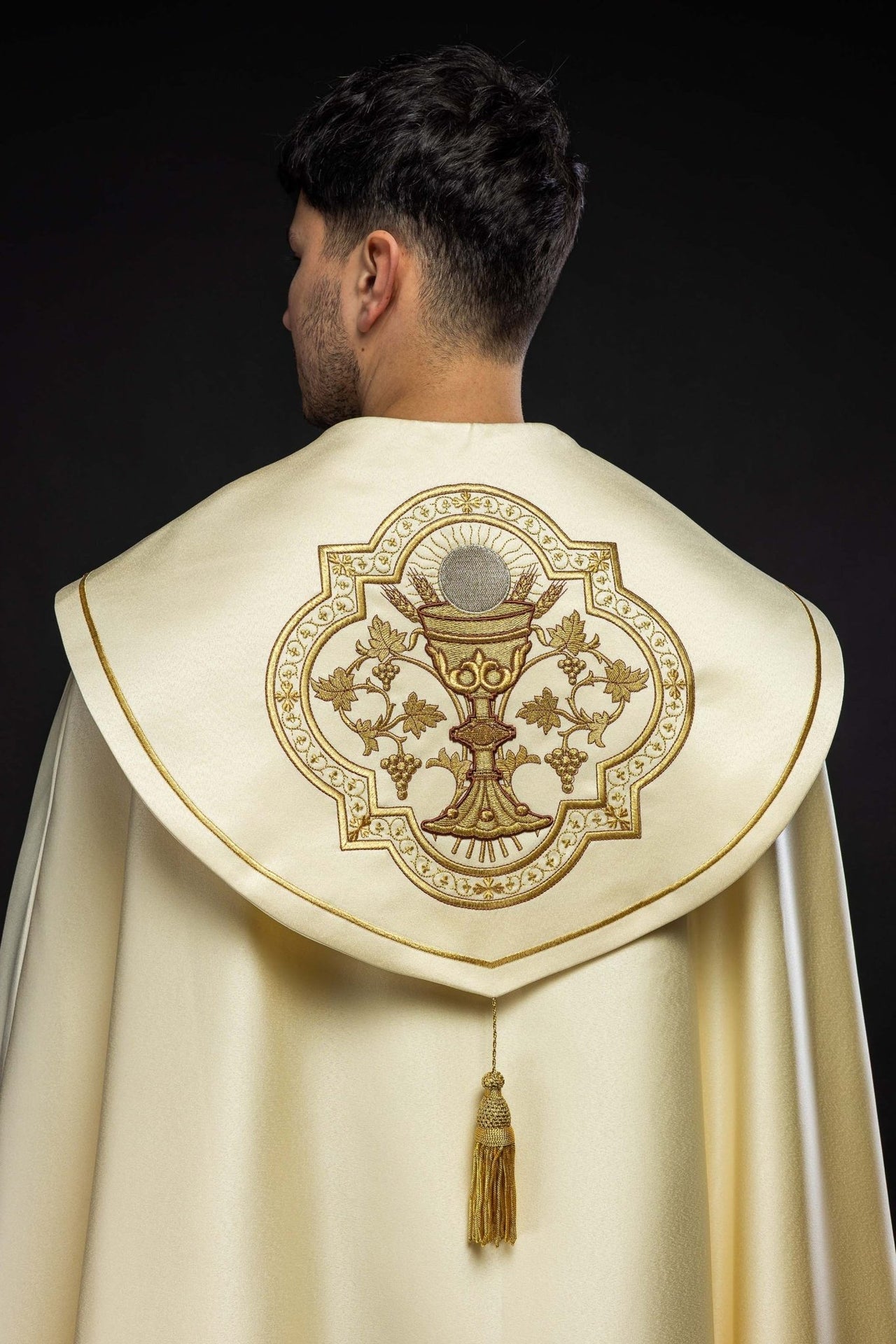 Kapa liturgiczna haftowana Kielich ecru - SZATYLITURGICZNE.PL
