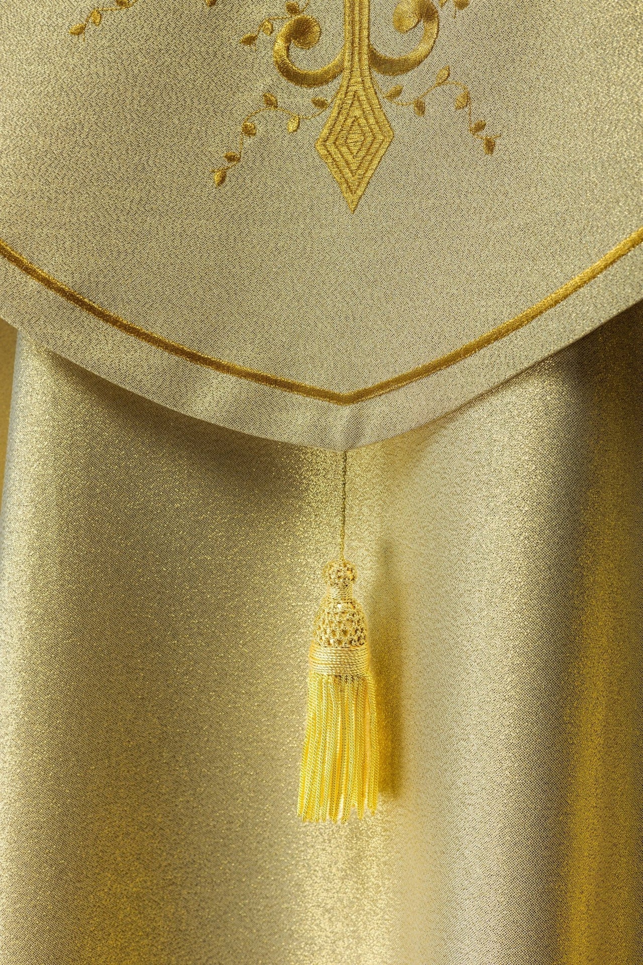 Kapa liturgiczna haftowana złota - SZATYLITURGICZNE.PL