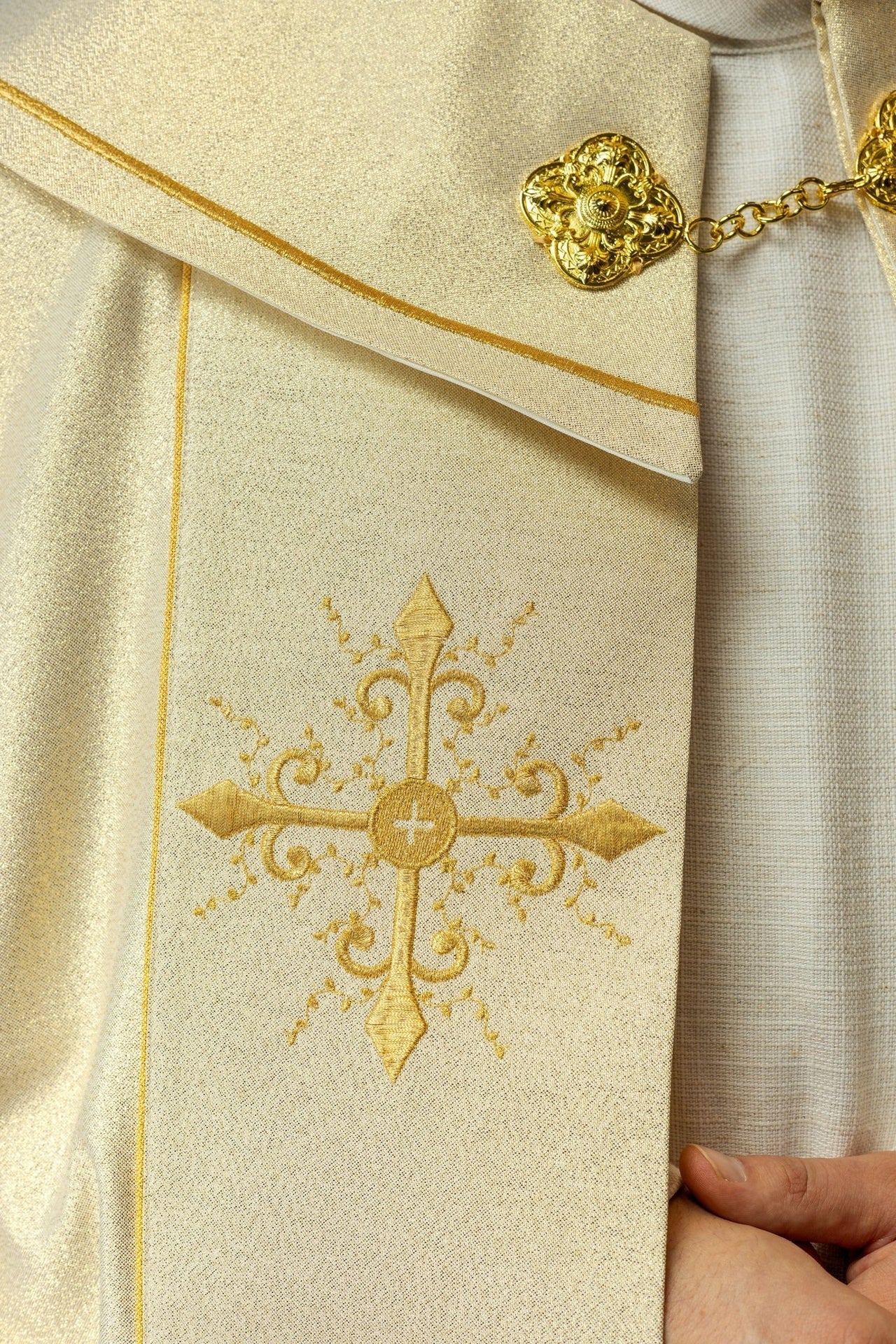 Kapa liturgiczna haftowana złota - SZATYLITURGICZNE.PL