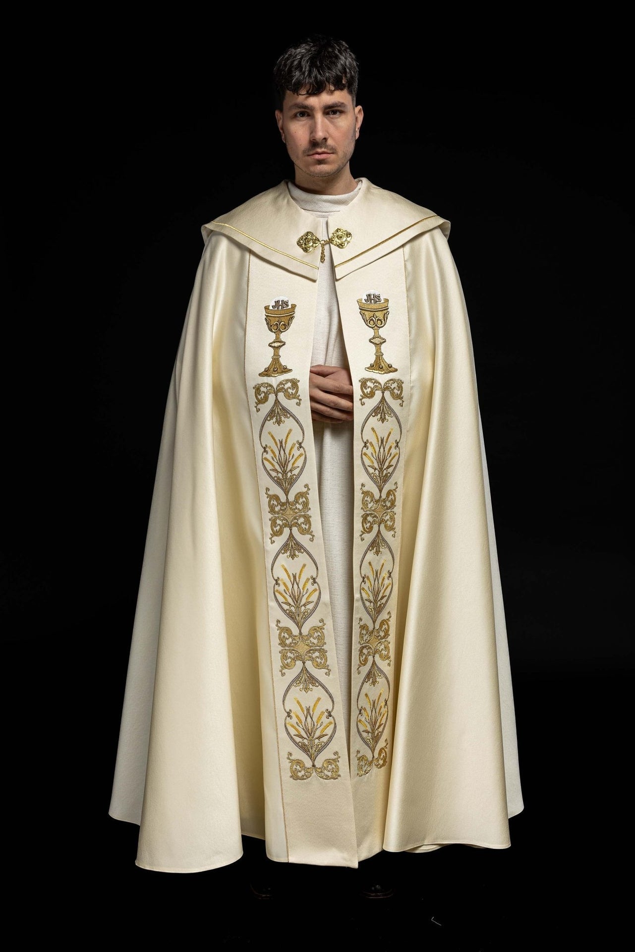 Kapa liturgiczna haftowany kielich i IHS ecru - SZATYLITURGICZNE.PL