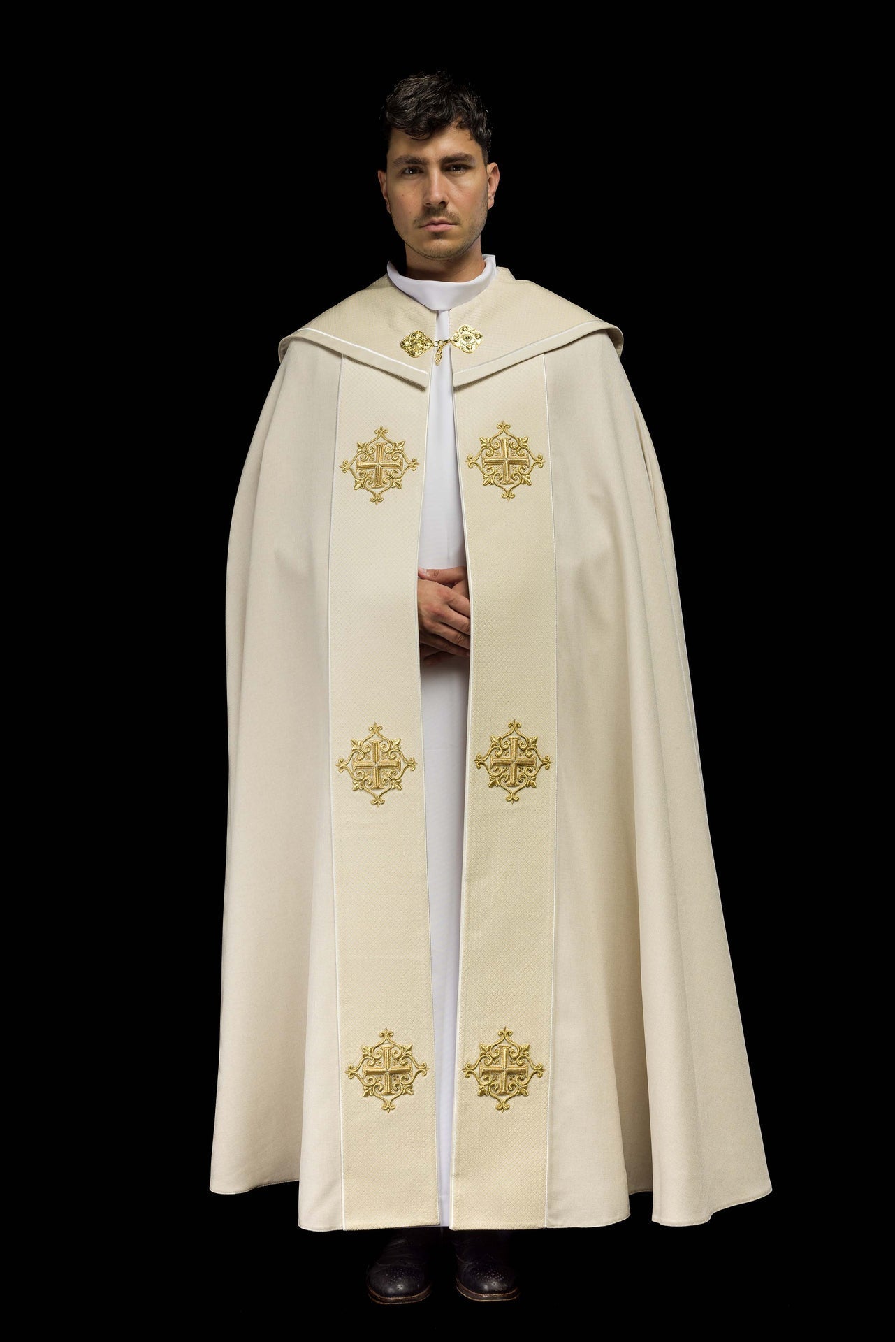 Kapa liturgiczna z aksamitnym ecru pasem i haftem krzyży - SZATYLITURGICZNE.PL