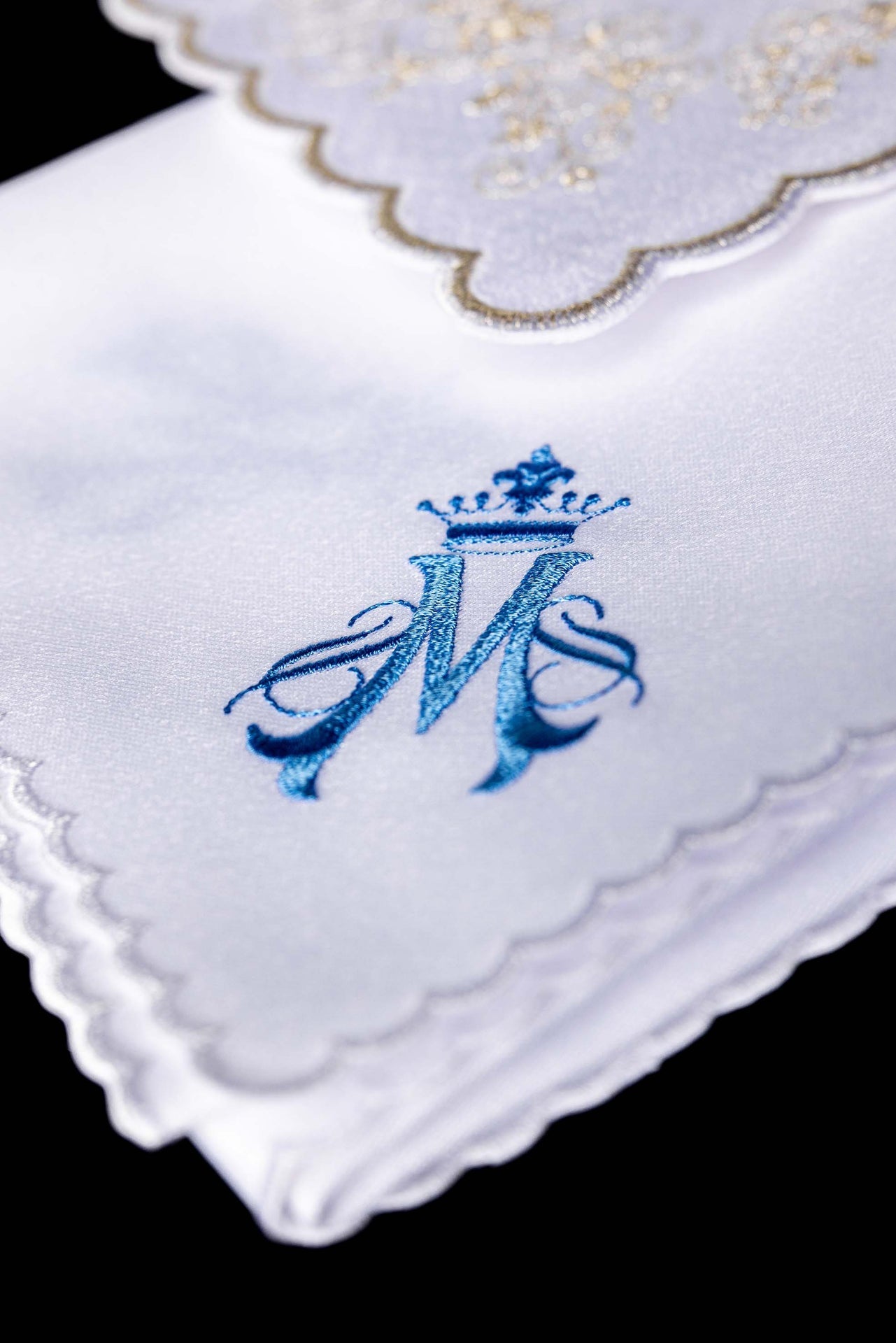 Komplet kielichowy haftowany z motywem maryjnym biały - SZATYLITURGICZNE.PL