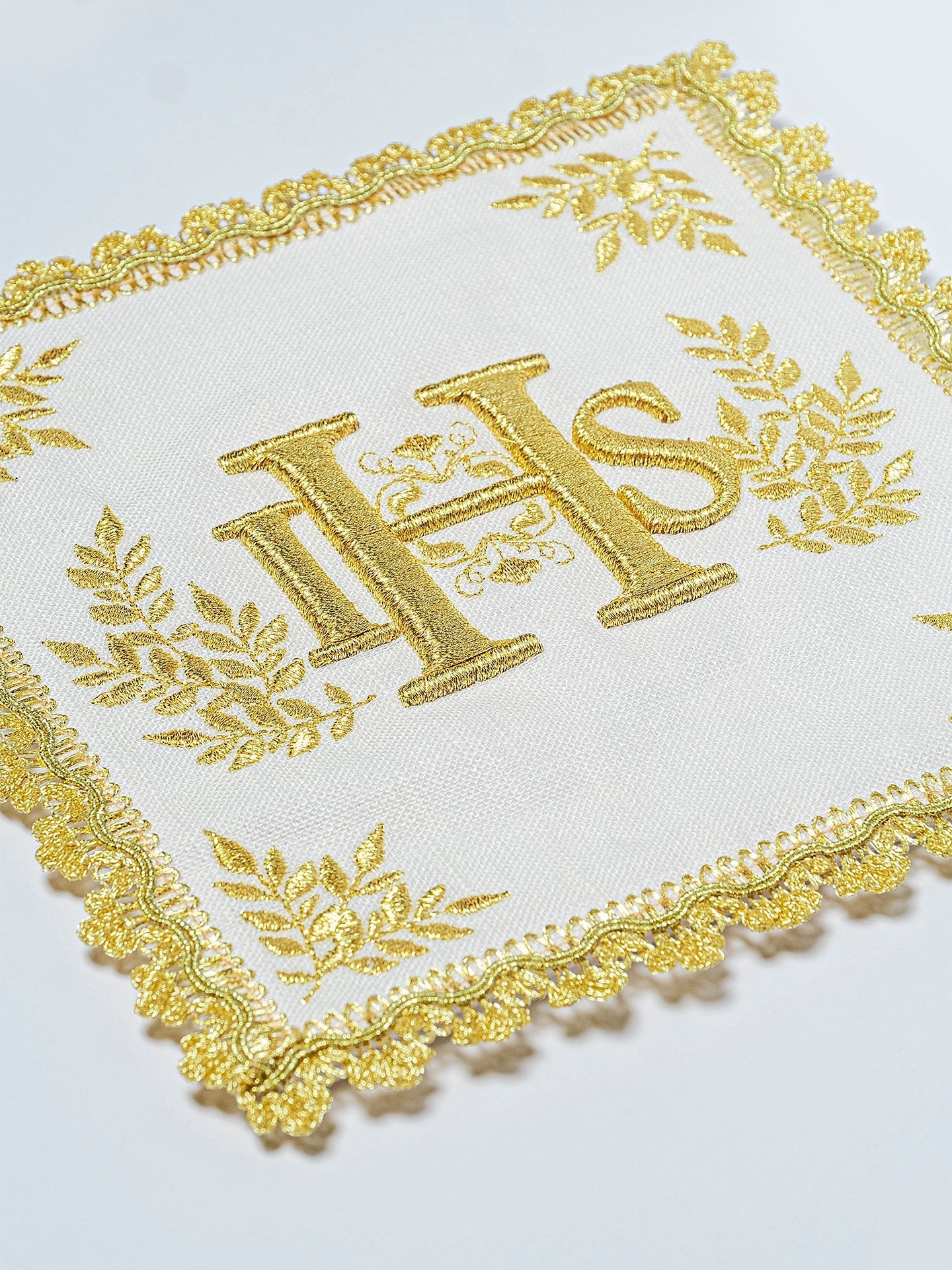 Komplet Kielichowy IHS Lniany Haftowany Złotą Nicią - 4 Elementy - SZATYLITURGICZNE.PL