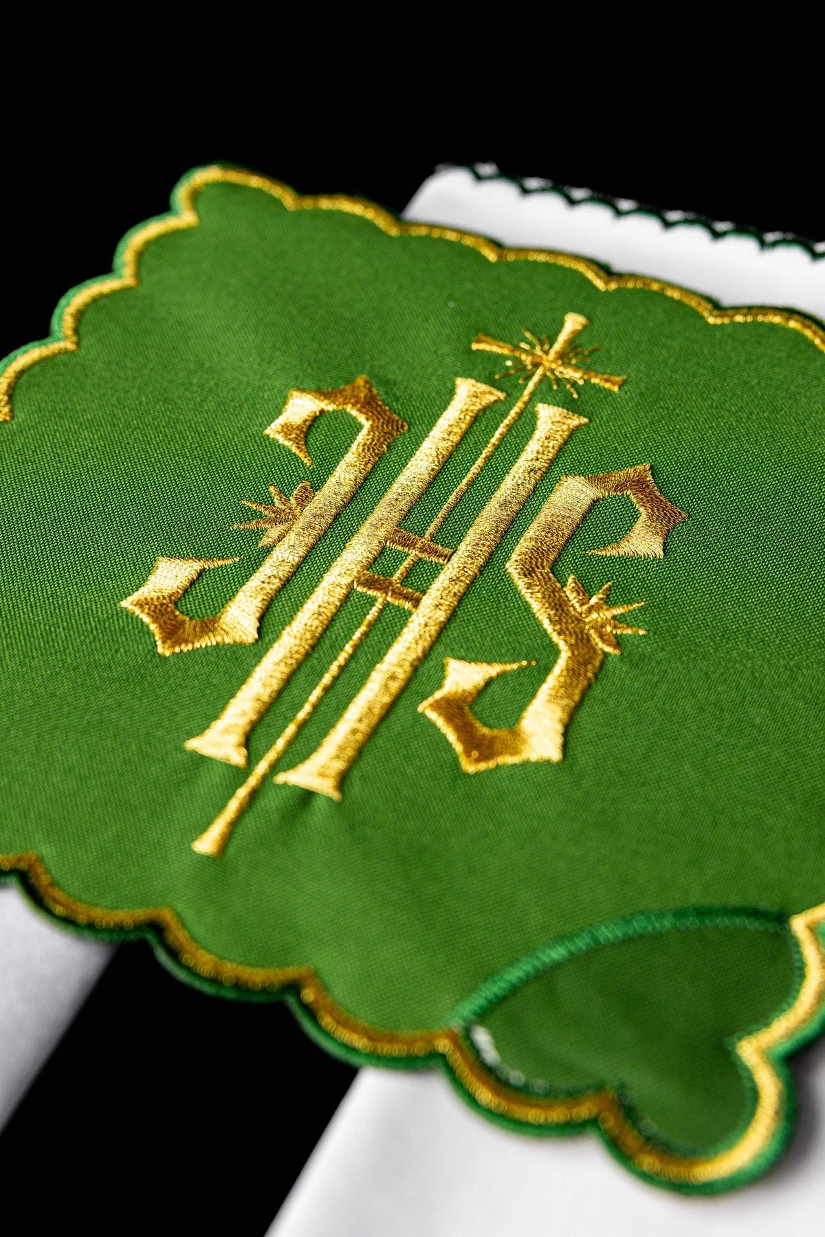 Komplet Kielichowy IHS Zielony - Haftowany Złotą Nicią - SZATYLITURGICZNE.PL