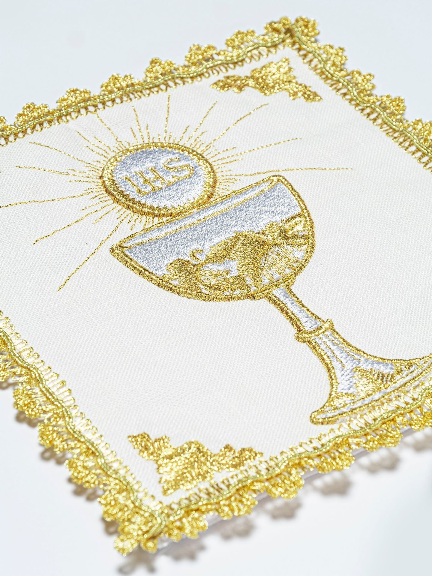 Komplet Kielichowy Lniany Złoty Kielich - 4 Elementy Eucharystyczne - SZATYLITURGICZNE.PL