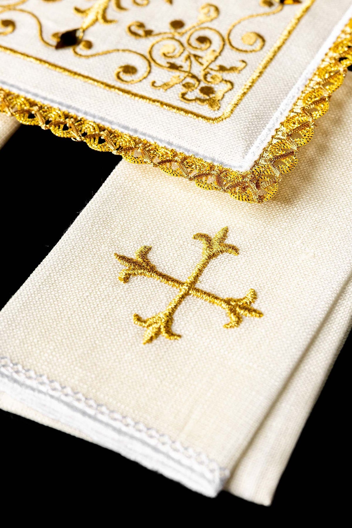 Komplet Kielichowy Lniany Złoty Krzyż - Bogato Zdobiony - SZATYLITURGICZNE.PL