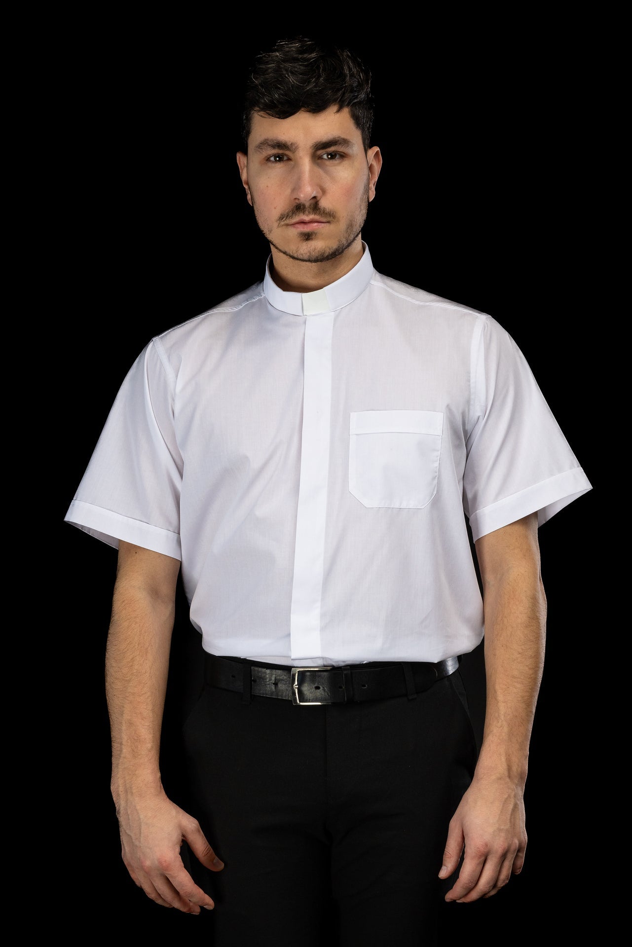 Koszula kapłańska biała z krótkim rękawem i koloratką - SZATYLITURGICZNE.PL