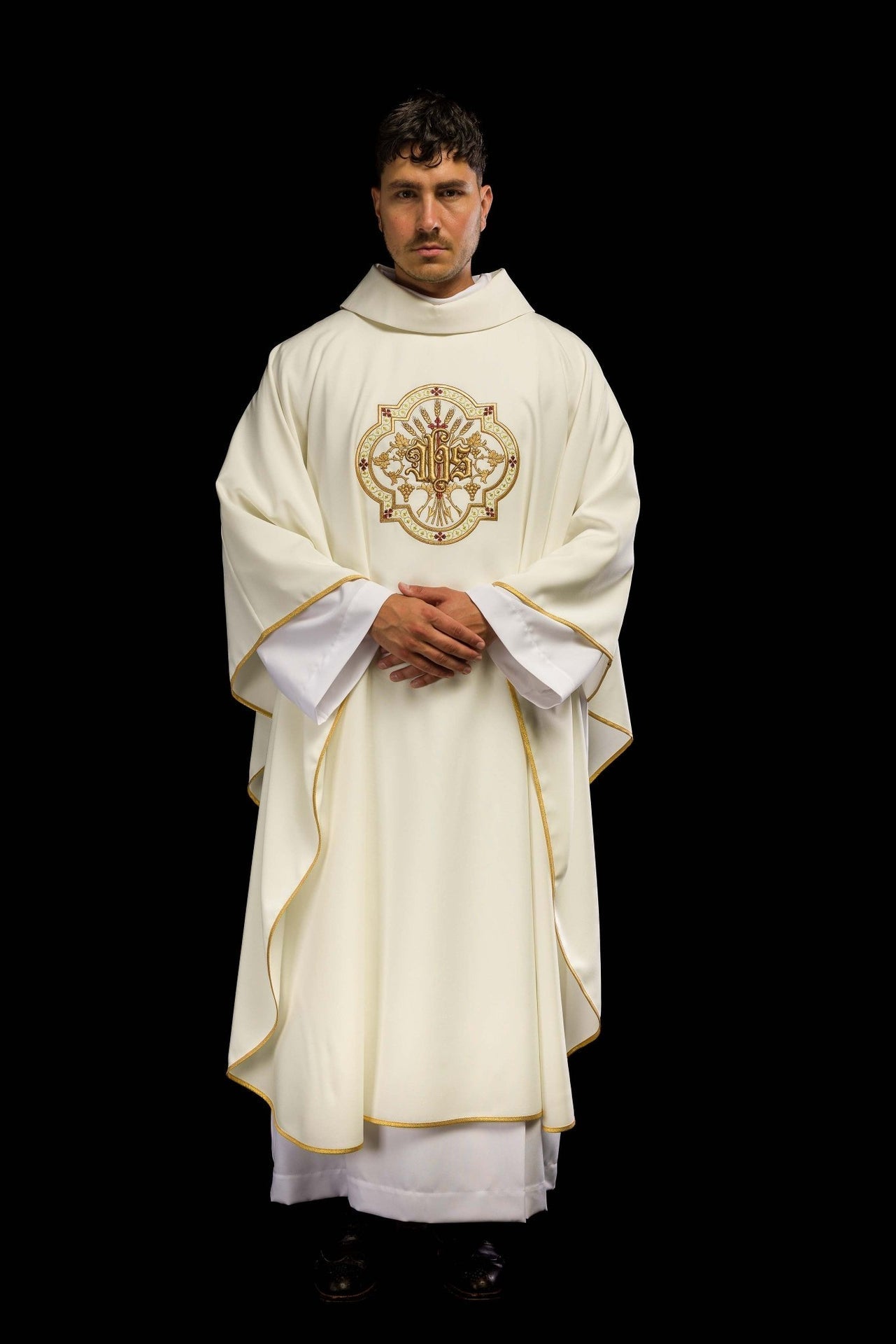 Kremowy Ornat Liturgiczny IHS PAX - Elegancki Haft Komputerowy - SZATYLITURGICZNE.PL
