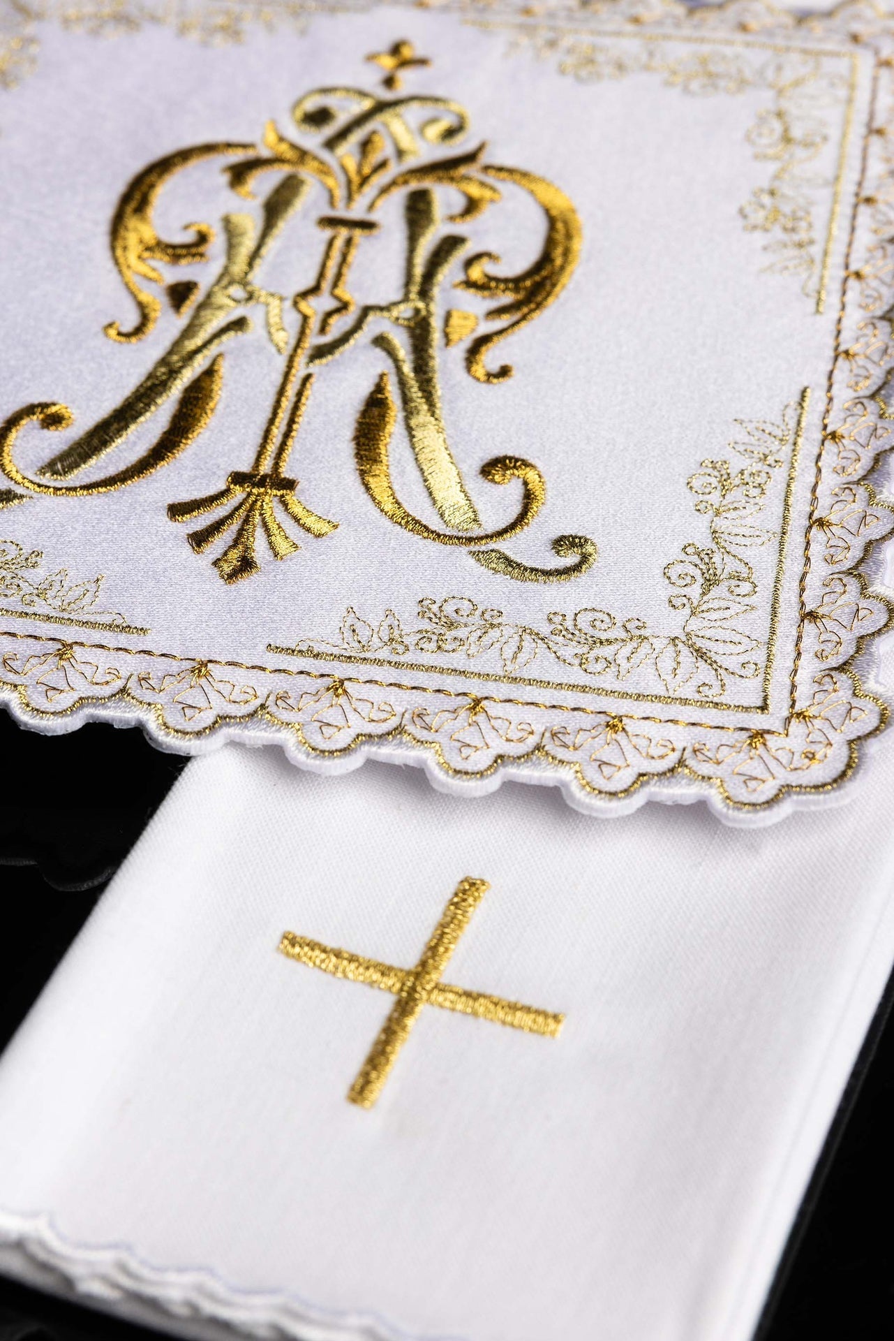 Liturgiczny Komplet Kielichowy Maryjny - Złoty Haft, Palka, Korporał - SZATYLITURGICZNE.PL