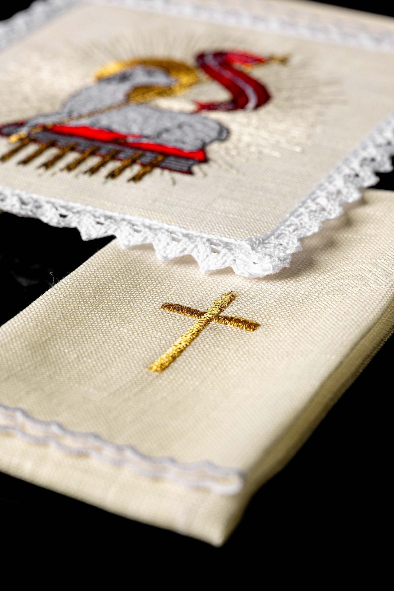 Lniana Bielizna Kielichowa Baranek Boży - Złoty Haft - SZATYLITURGICZNE.PL