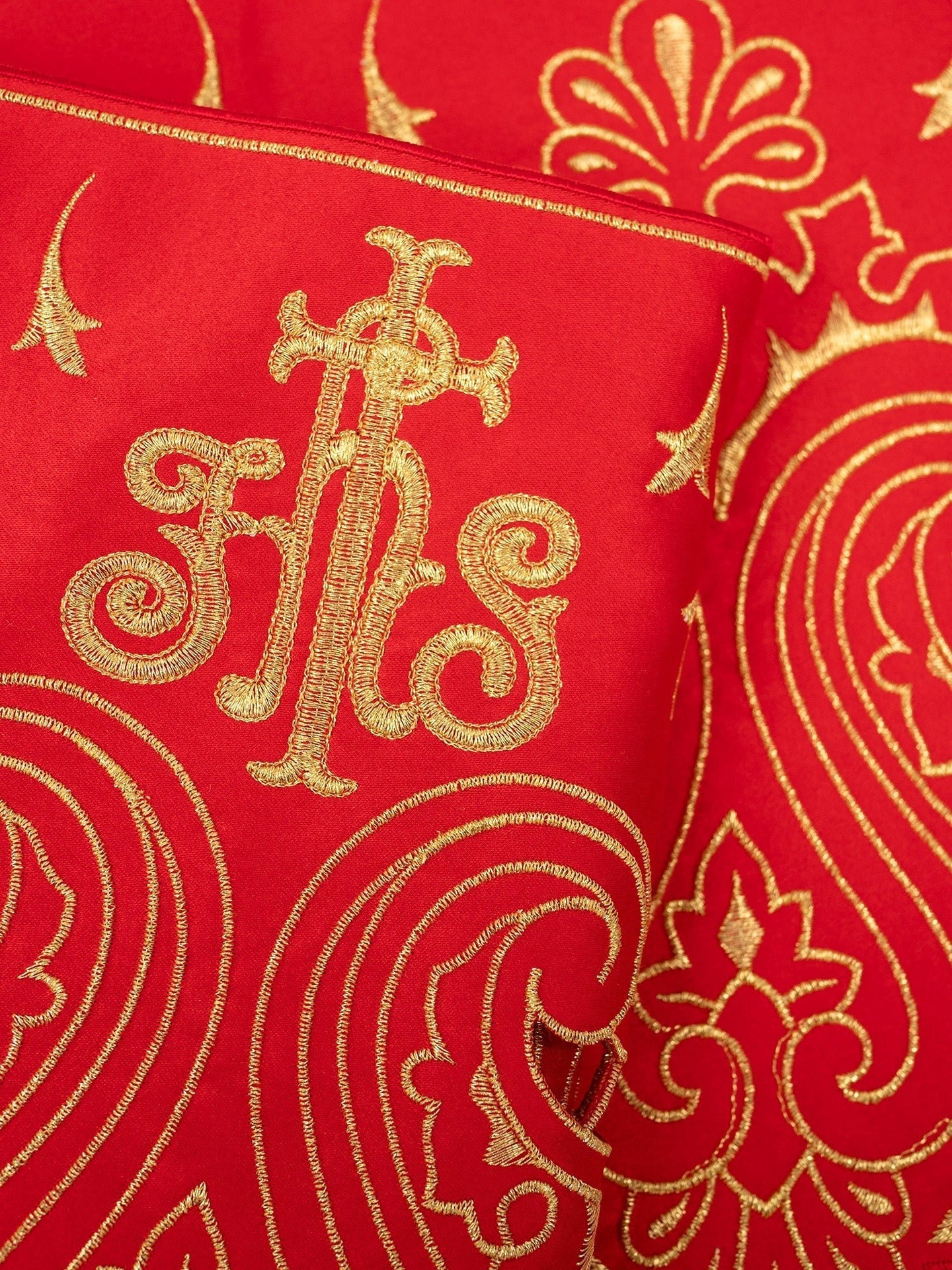 Metraż z haftem czołowym IHS Czerwony - SZATYLITURGICZNE.PL