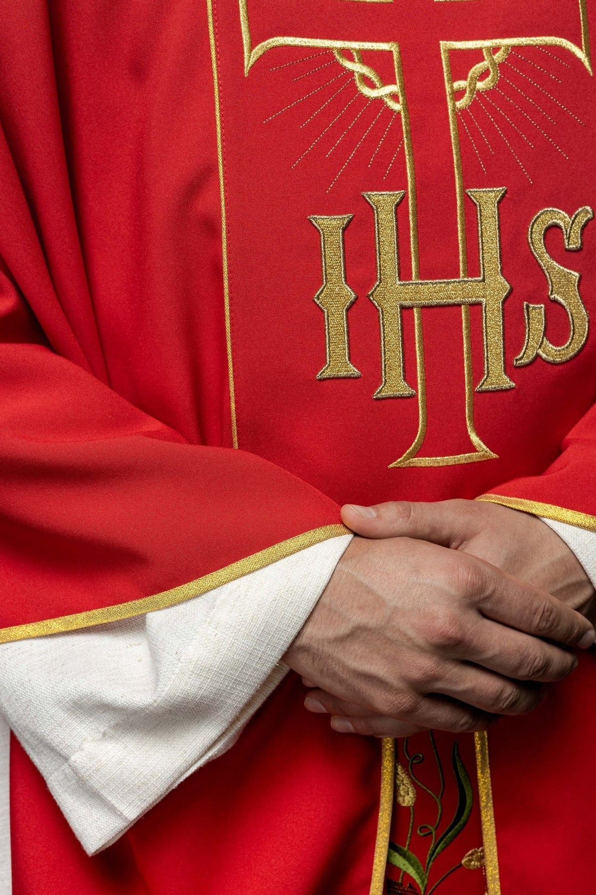 Ornat Czerwony IHS i Kłosy Złoty Pas - Szaty Liturgiczne - SZATYLITURGICZNE.PL