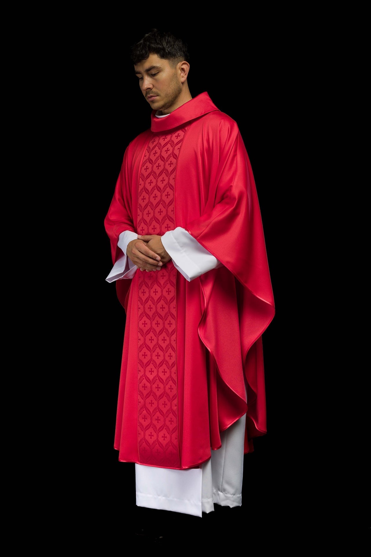 Ornat Czerwony z Żakardowym Pasem Krzyże - Szaty Liturgiczne - SZATYLITURGICZNE.PL