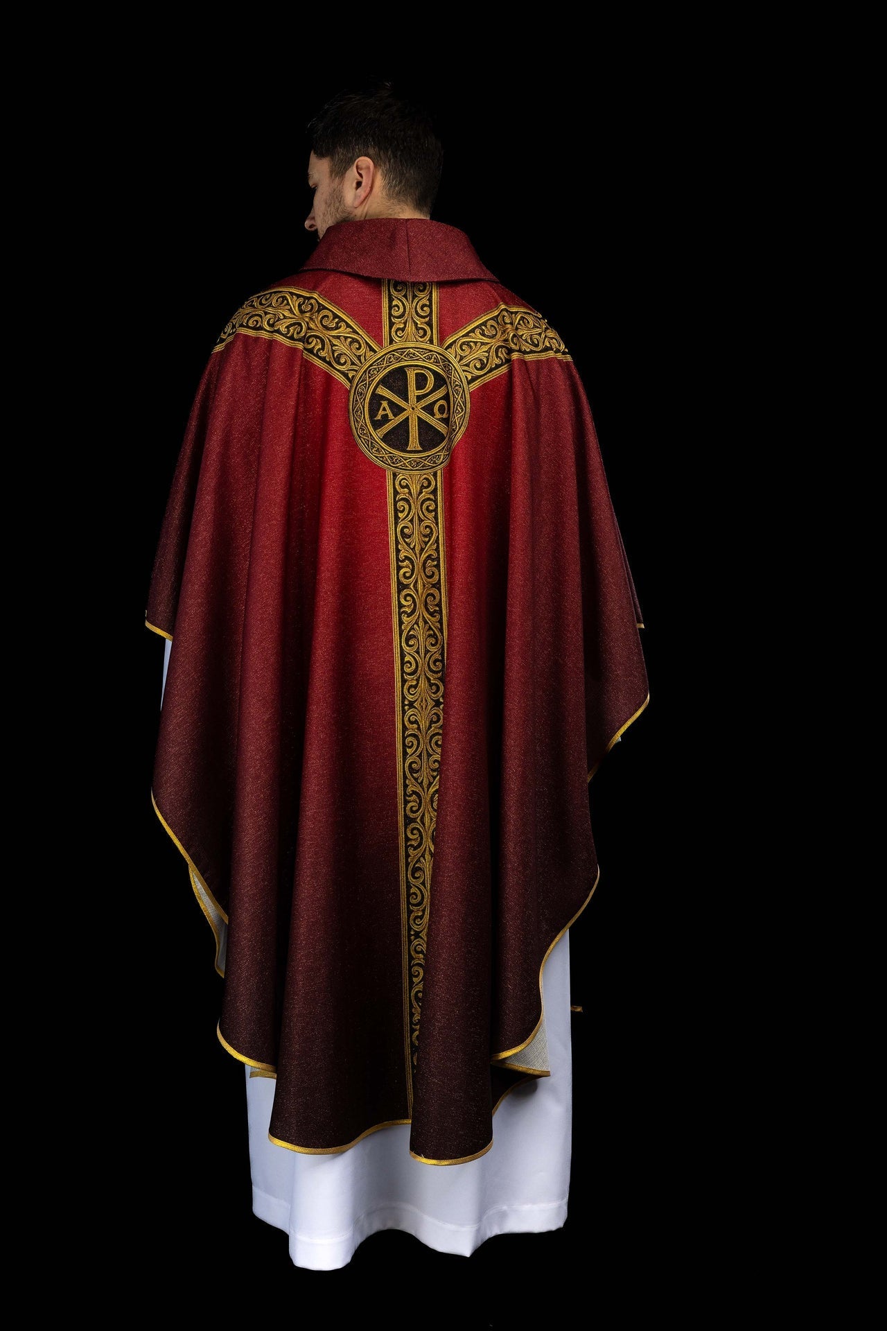 Ornat drukowany Pax czerwony z bogatym złotym zdobieniem - SZATYLITURGICZNE.PL