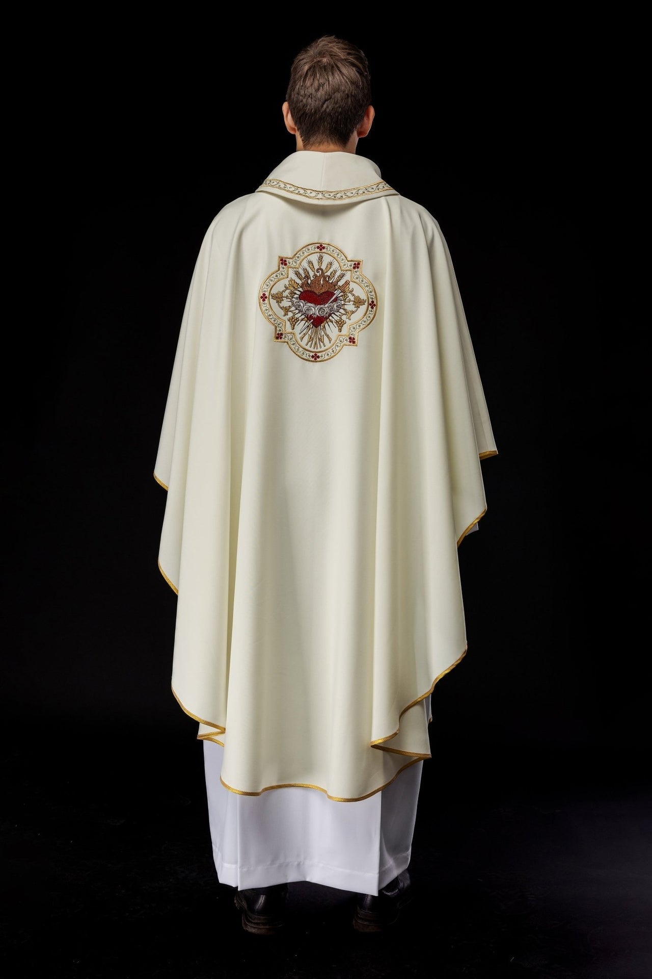 Ornat Ecru z Haftem Serca Maryi - Szaty Liturgiczne - SZATYLITURGICZNE.PL