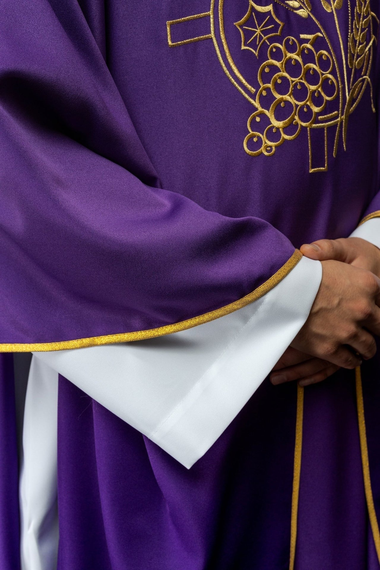 Ornat Fioletowy Haft Krzyż Kłosy - Polski Producent Szat Liturgicznych - SZATYLITURGICZNE.PL