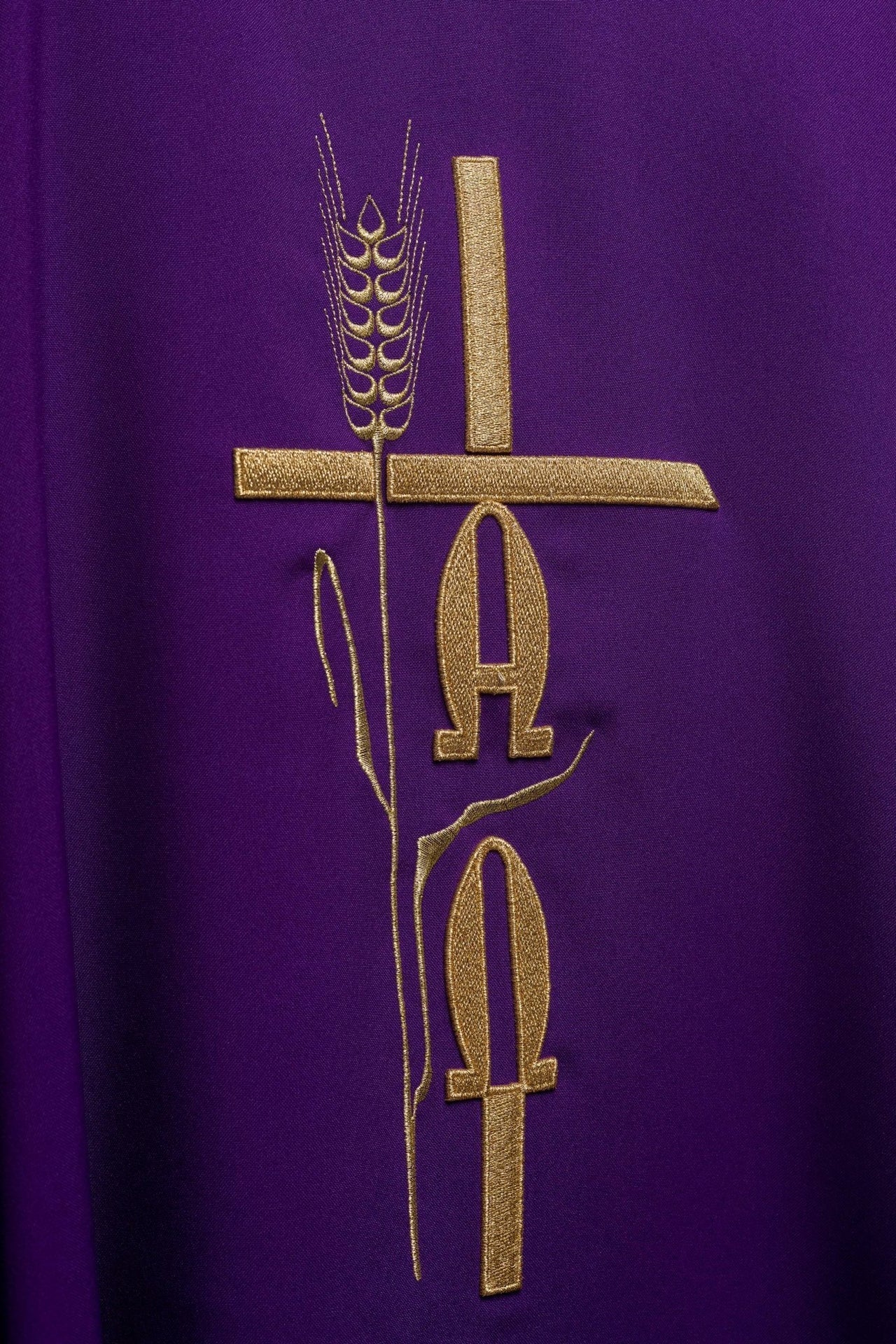 Ornat Fioletowy Liturgiczny z Haftem Alfa Omega i Krzyżem - SZATYLITURGICZNE.PL