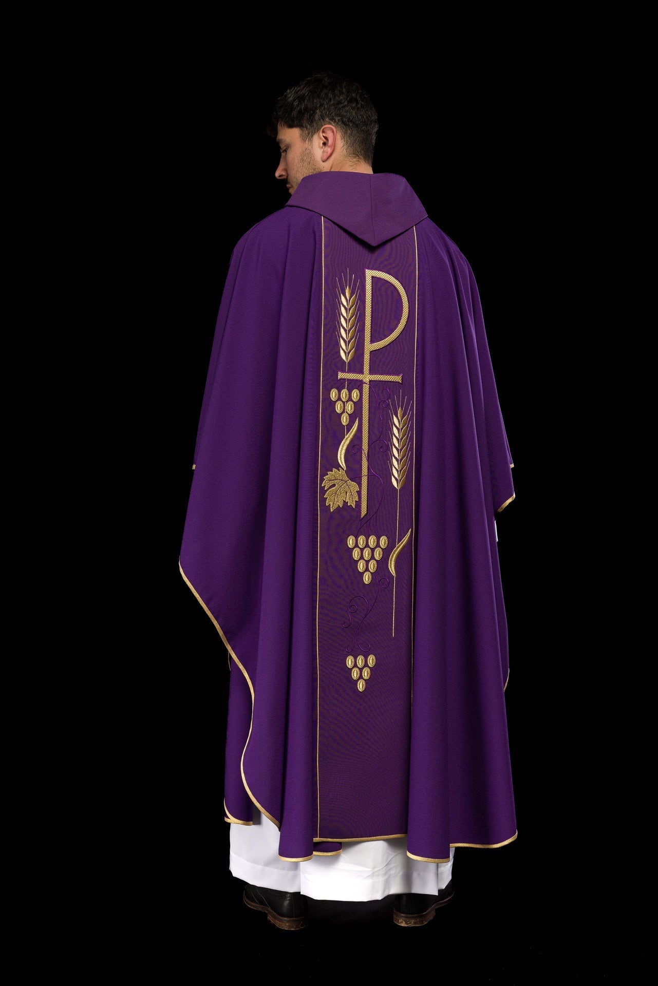 Ornat Fioletowy Liturgiczny z Haftowanym Kielichem IHS - SZATYLITURGICZNE.PL