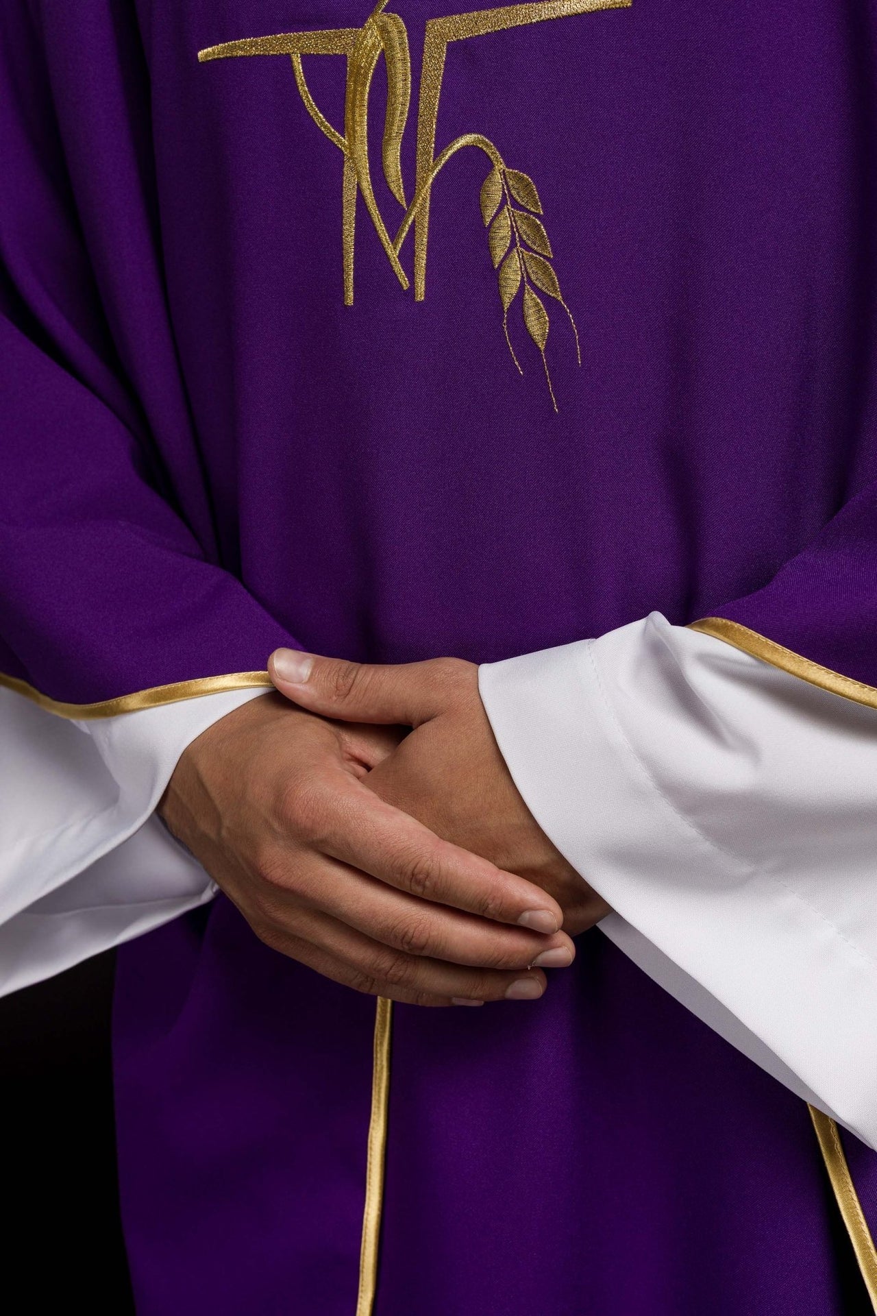 Ornat Fioletowy z Haftem Krzyża i Kłosów - Szaty Liturgiczne - SZATYLITURGICZNE.PL