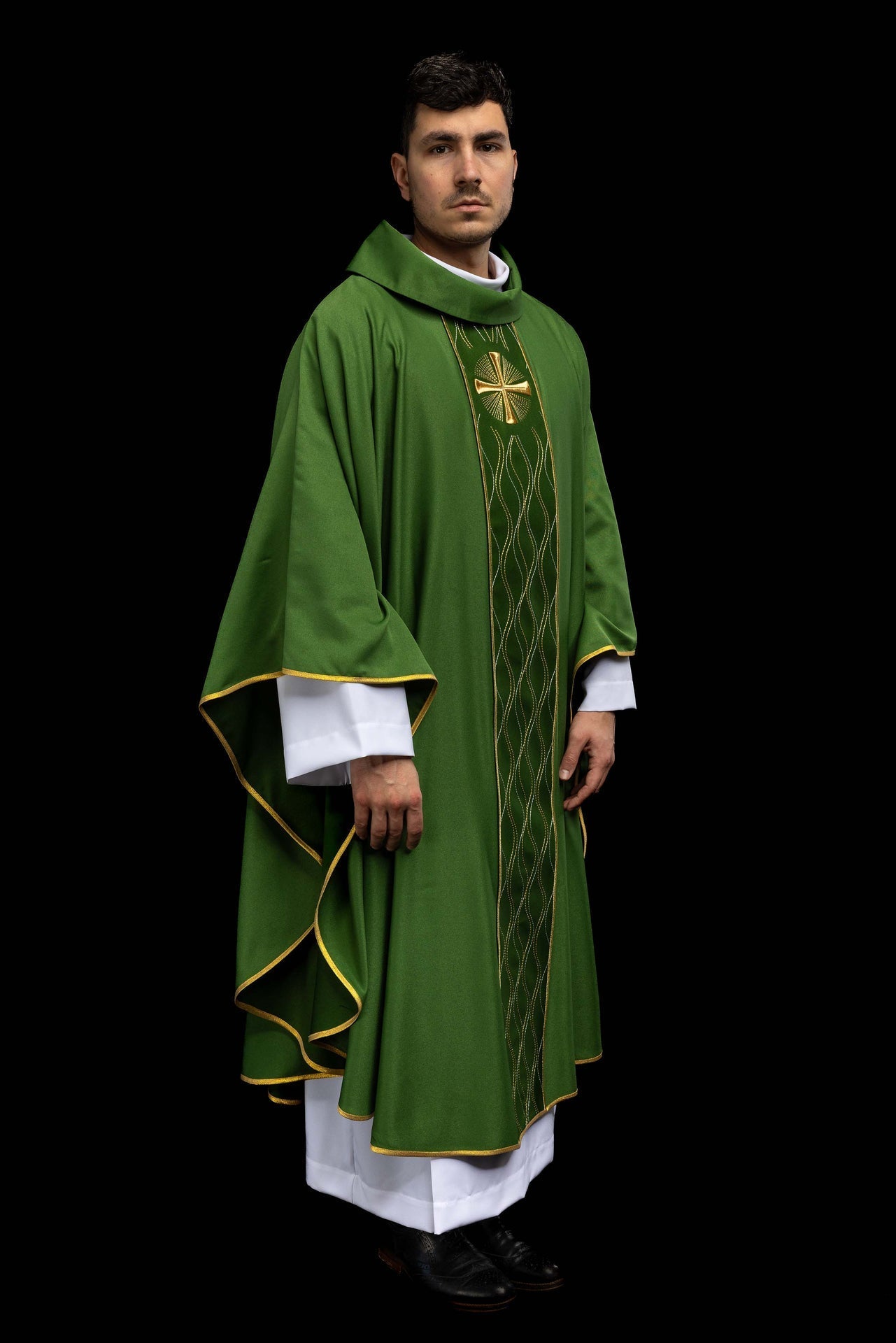 Ornat haftowany Krzyż zielony - SZATYLITURGICZNE.PL