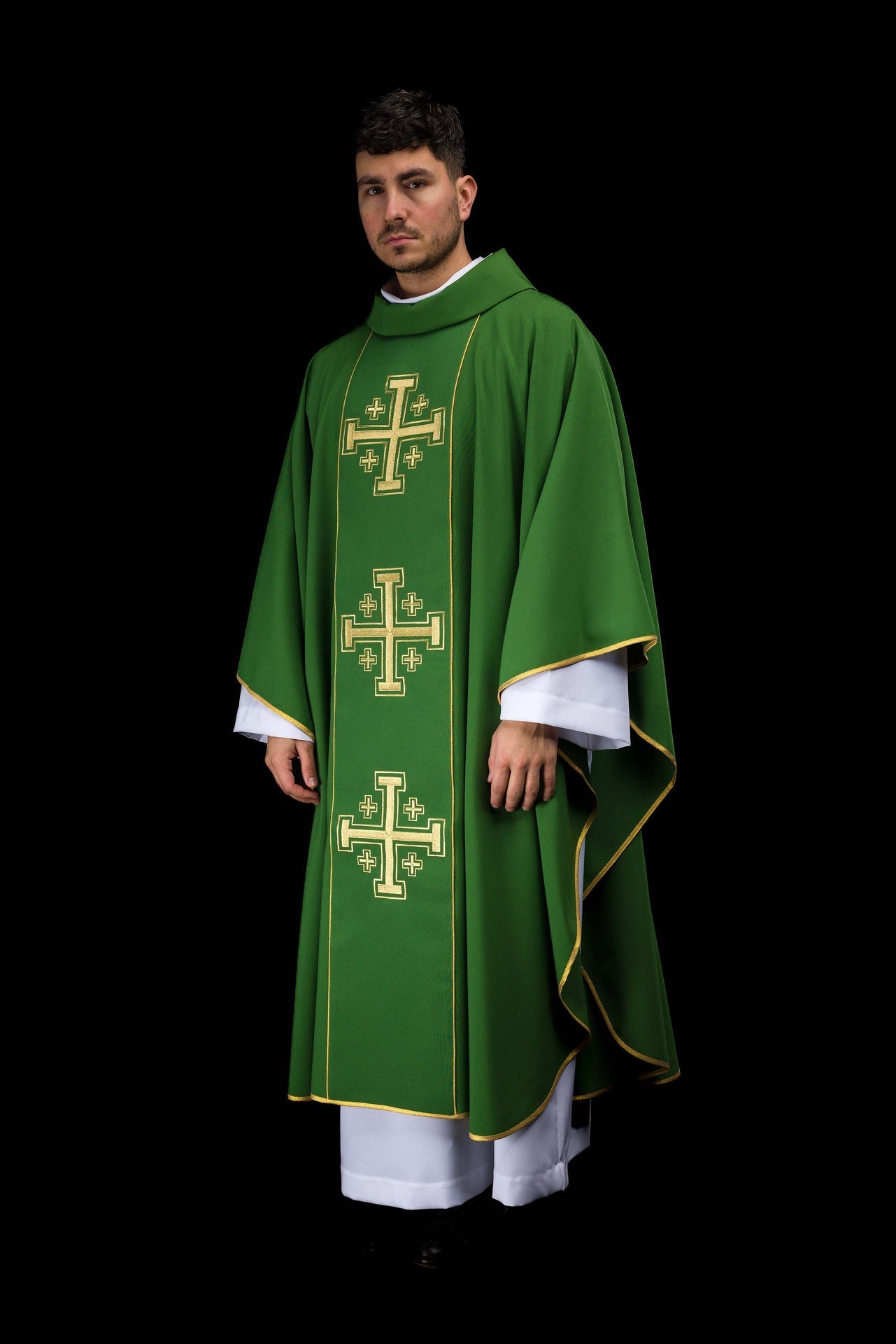 Ornat haftowany zielony z pasem krzyże jerozolimskie - SZATYLITURGICZNE.PL