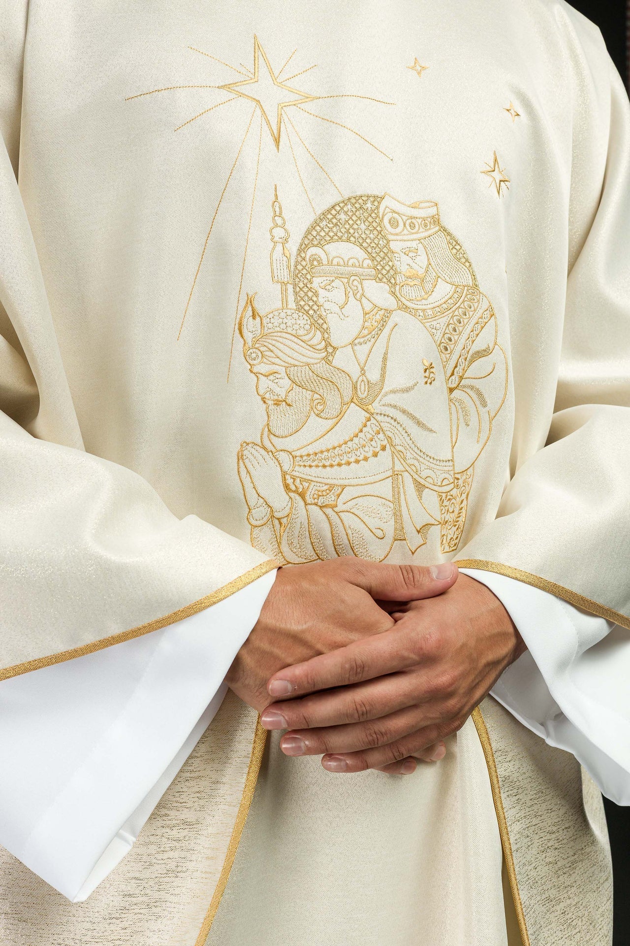 Ornat Liturgiczny Błyszczący Złoty Haft Trzech Króli - SZATYLITURGICZNE.PL