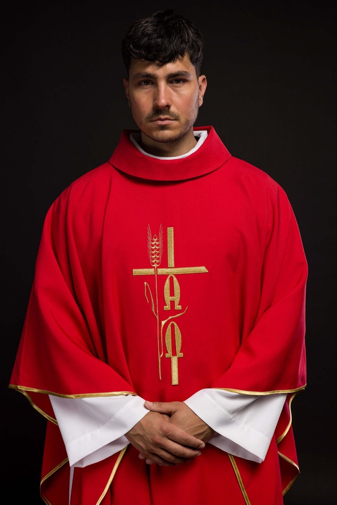 Ornat Liturgiczny Czerwony Alfa Omega Złoty Haft - Szaty Liturgiczne - SZATYLITURGICZNE.PL