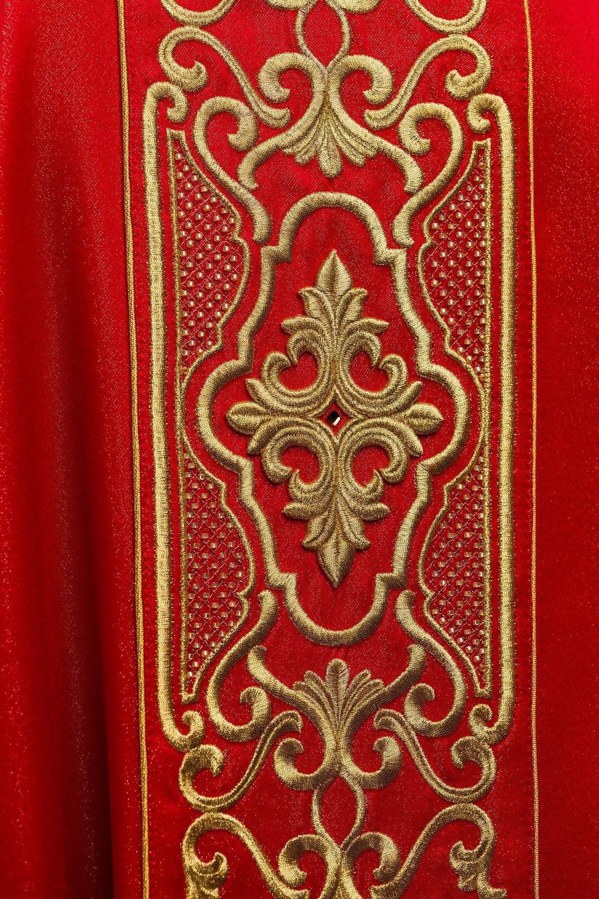 Ornat Liturgiczny Czerwony Haftowany Złotem - Motyw Eucharystyczny - SZATYLITURGICZNE.PL