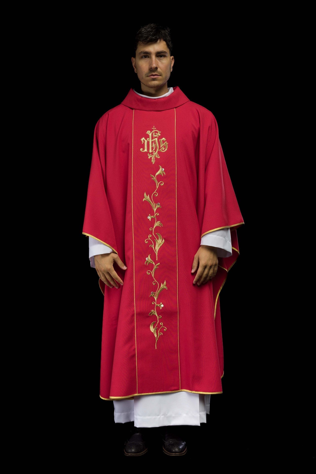 Ornat Liturgiczny Czerwony IHS Haftowany - Polski Producent - SZATYLITURGICZNE.PL