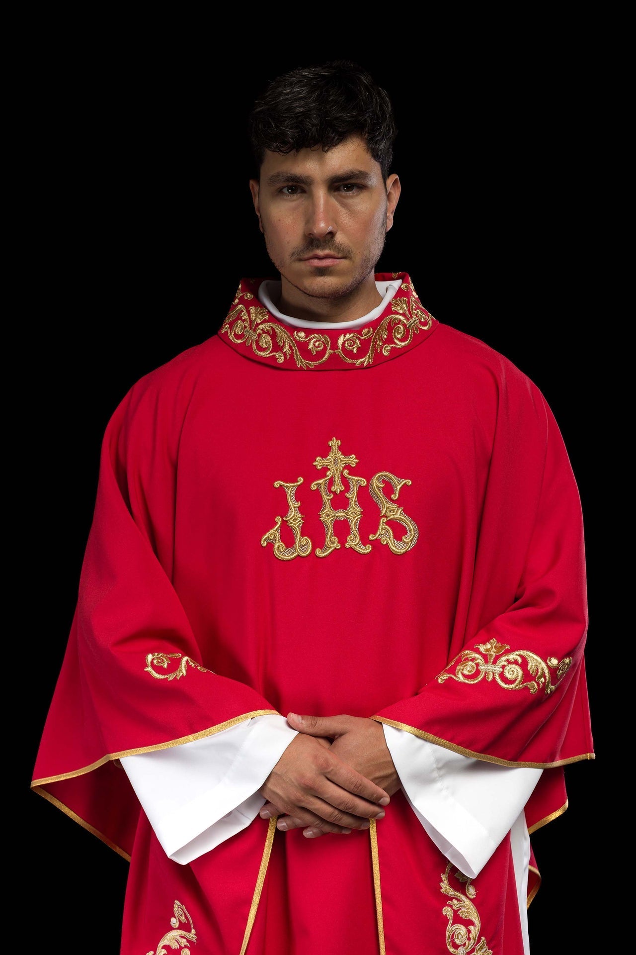 Ornat Liturgiczny Czerwony IHS Złoty Haft - Polska Produkcja - SZATYLITURGICZNE.PL